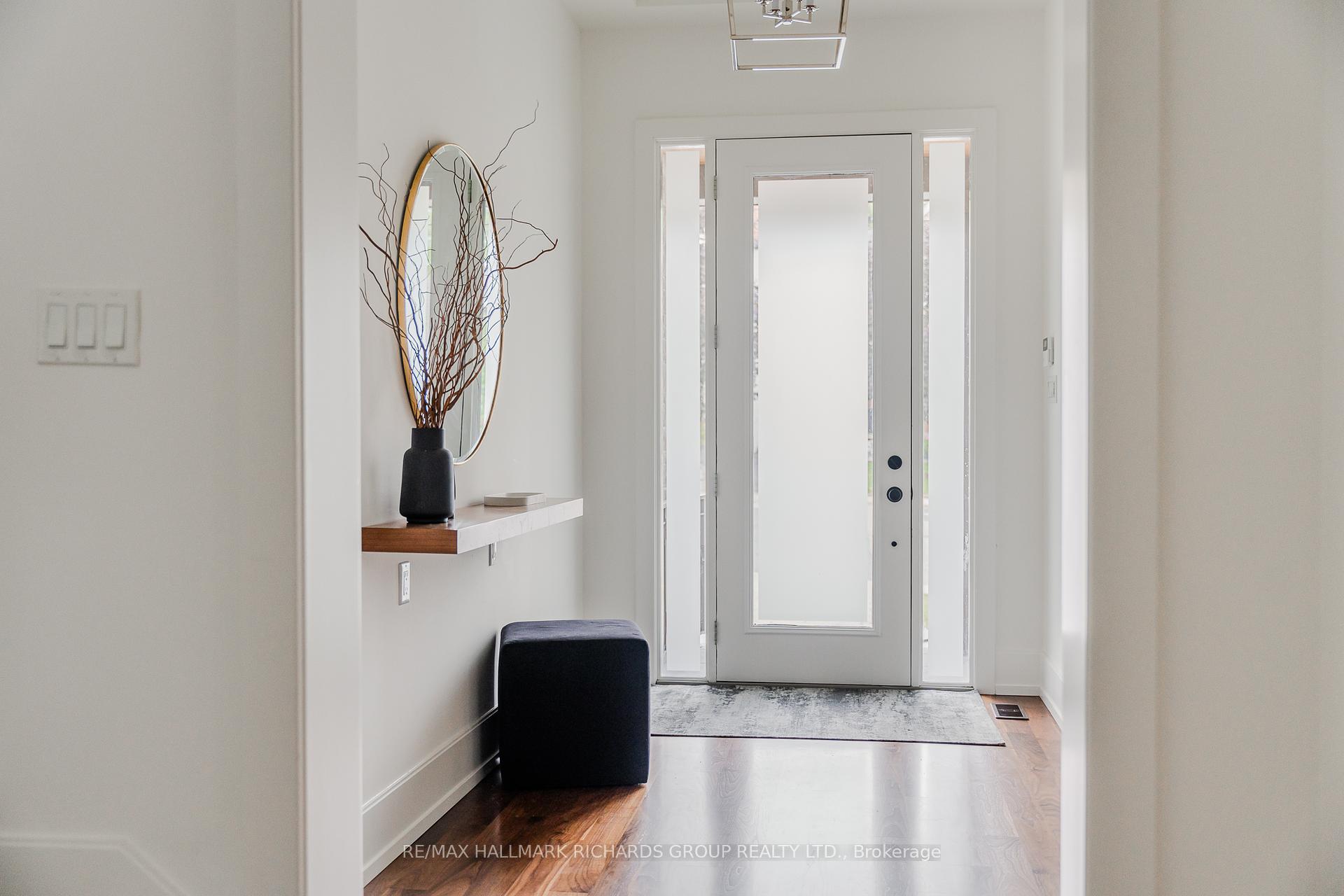 6 Leonard Circle