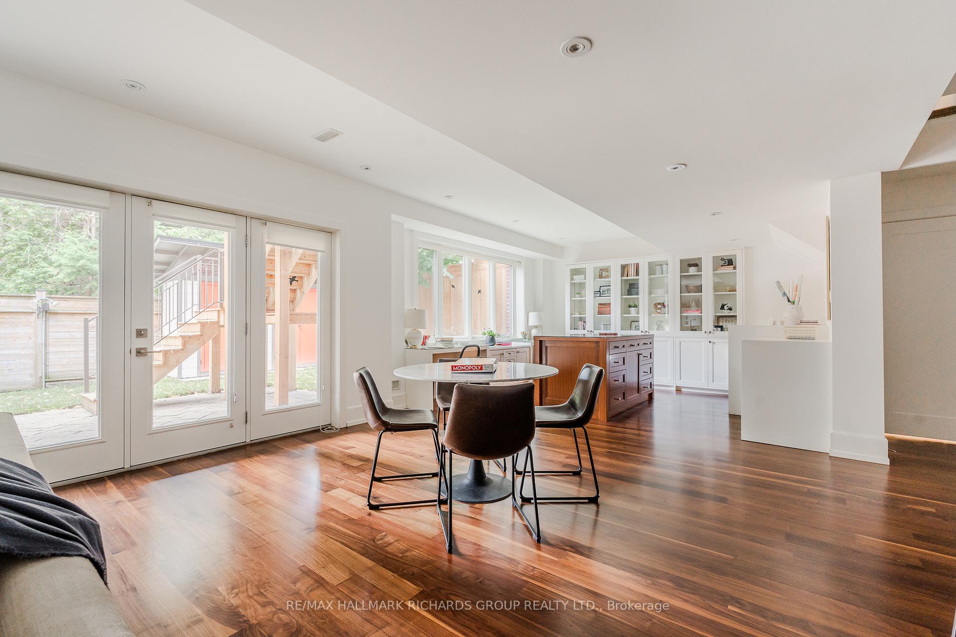 6 Leonard Circle