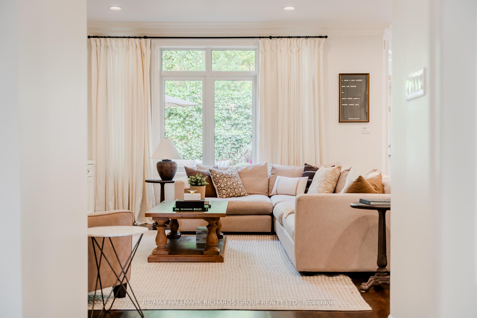 34B Long Crescent