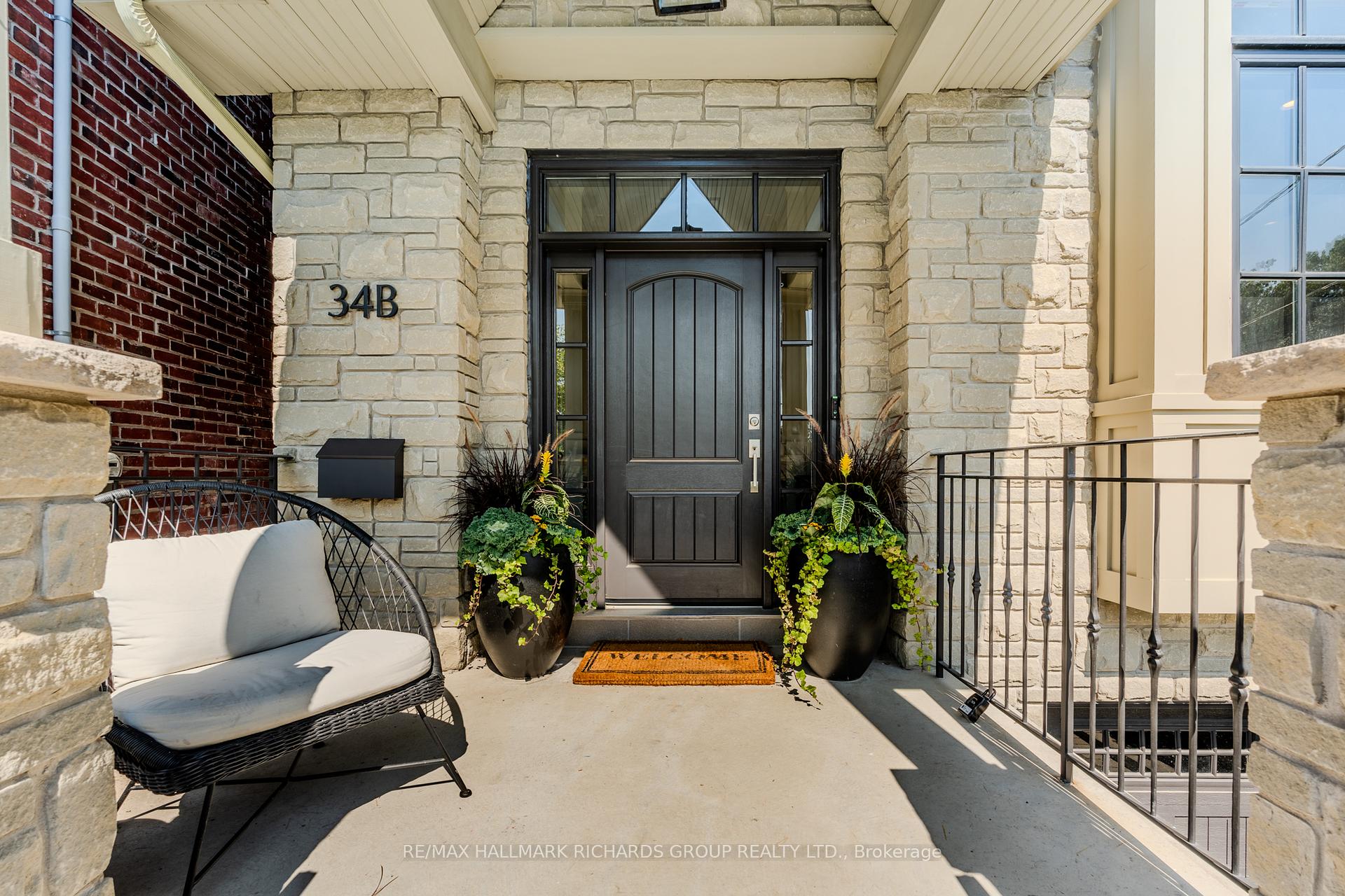 34B Long Crescent