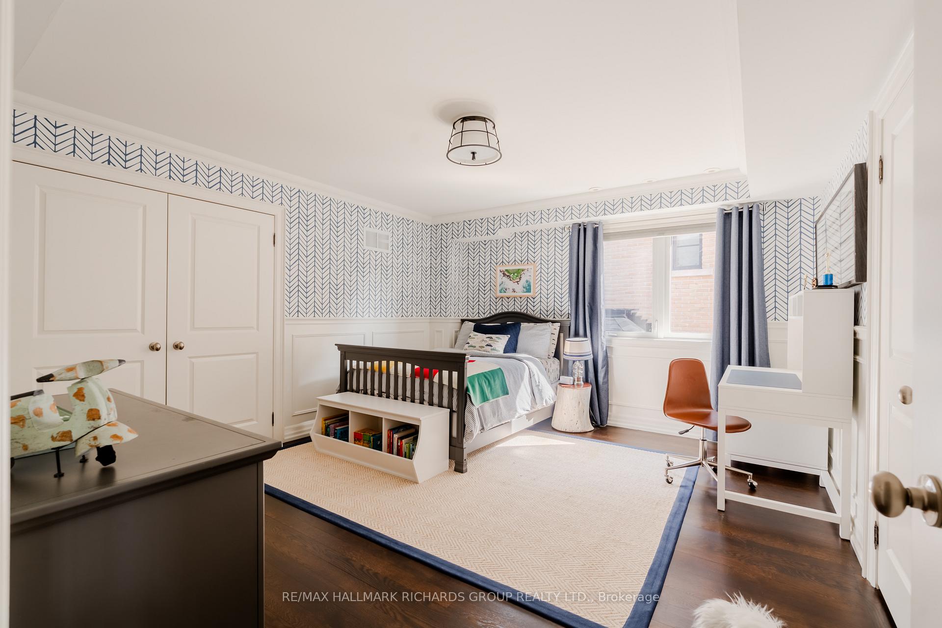 34B Long Crescent