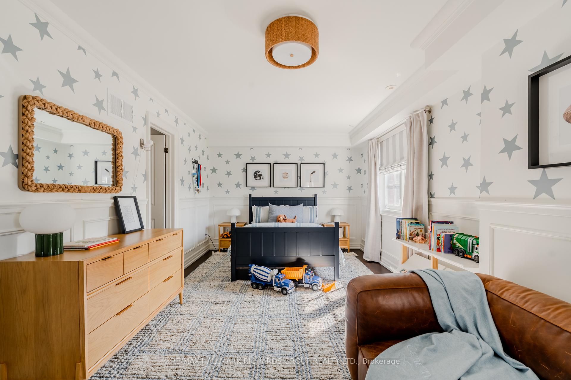 34B Long Crescent