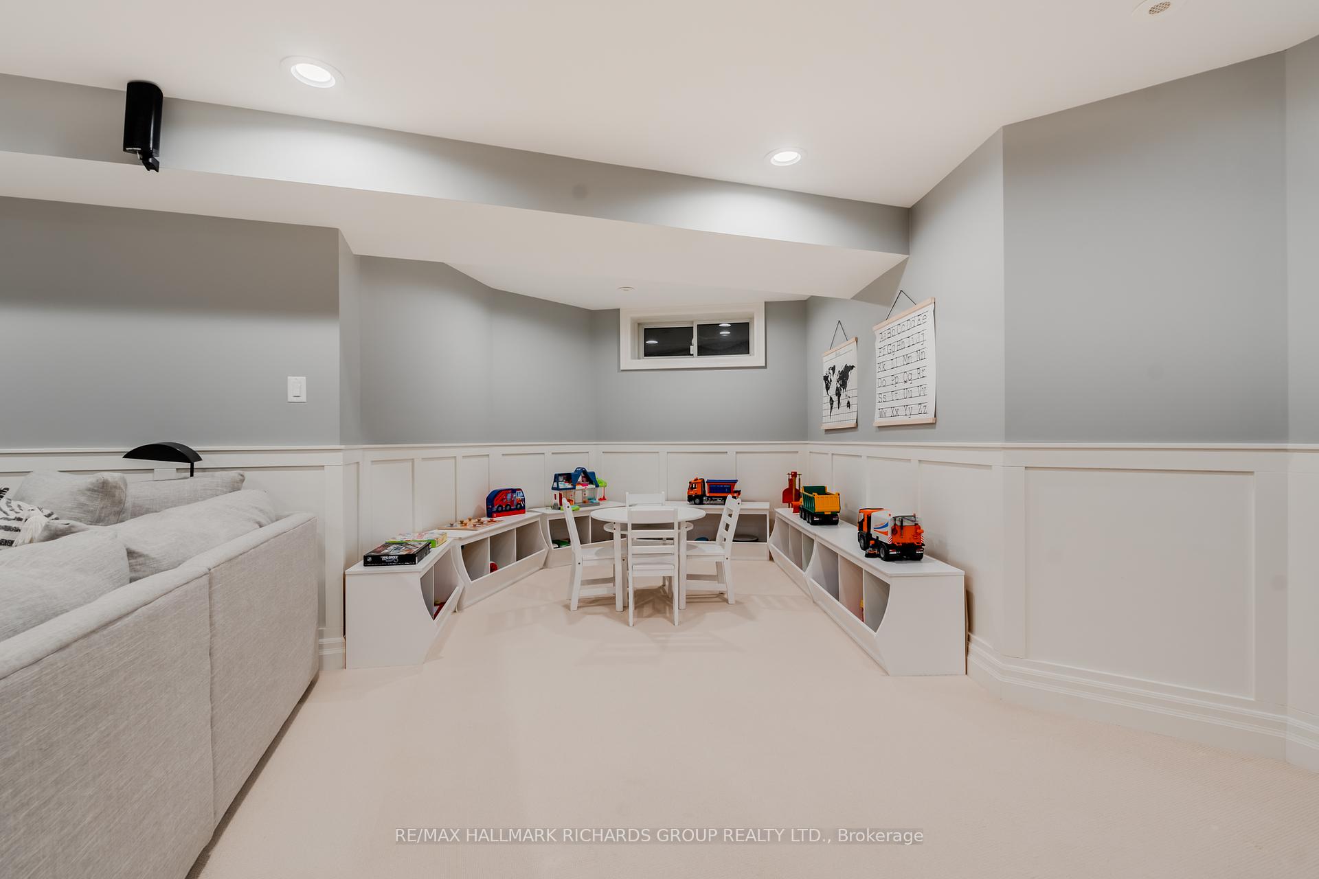 34B Long Crescent