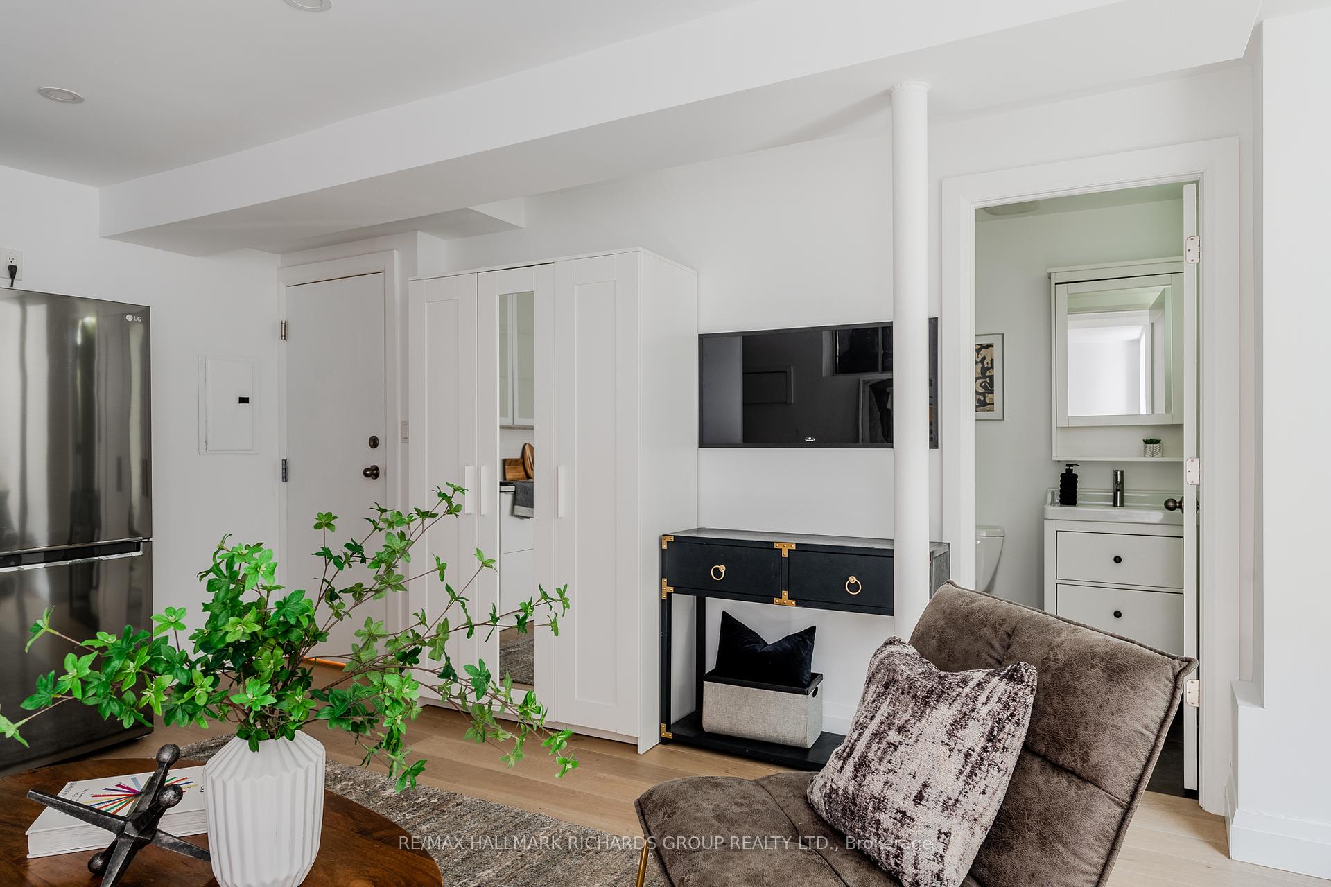 389 Woodbine Avenue
