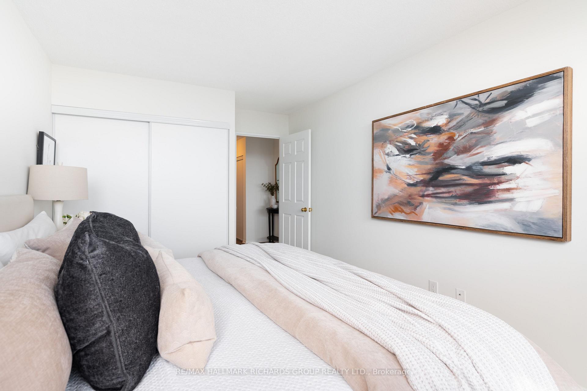 30 Thunder Grove 1811