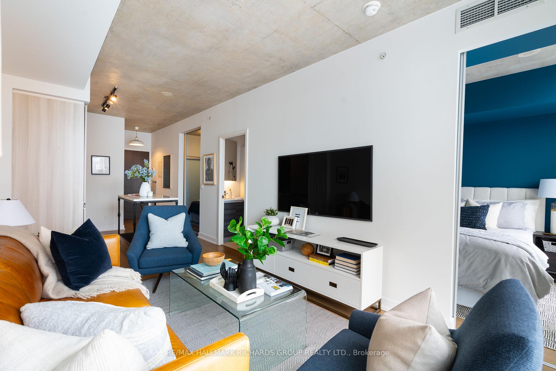 1190 Dundas Street E 419