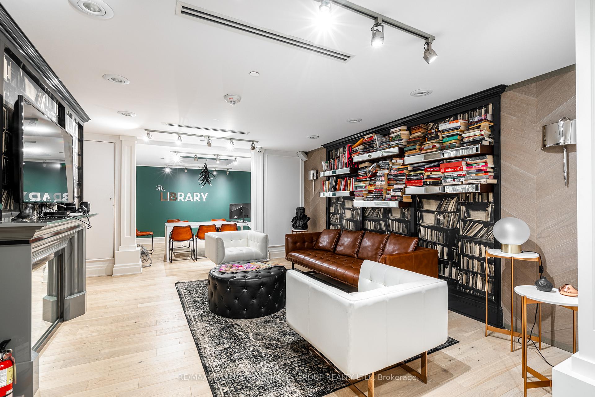 1190 Dundas Street E 419