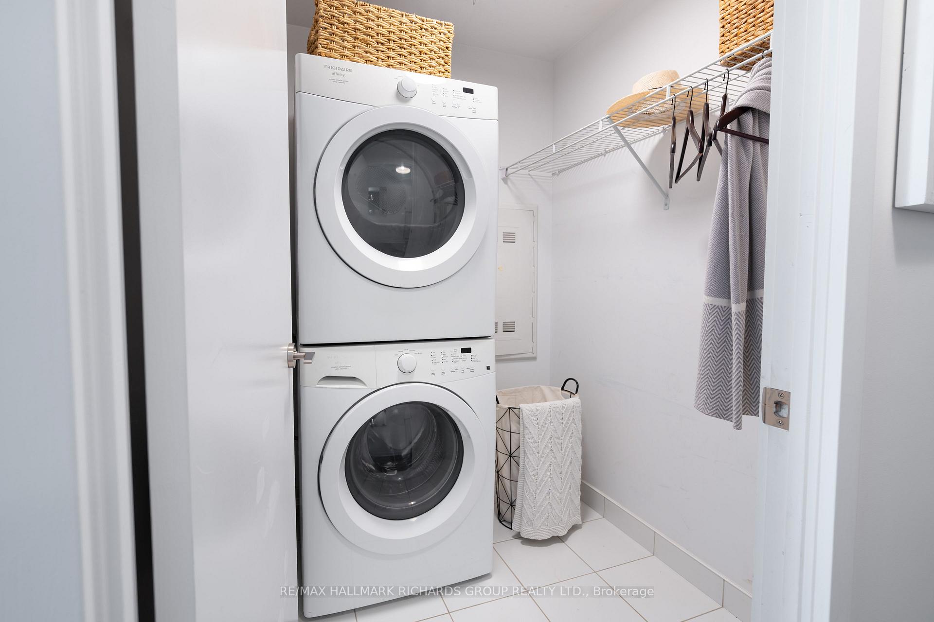 1190 Dundas Street E 419