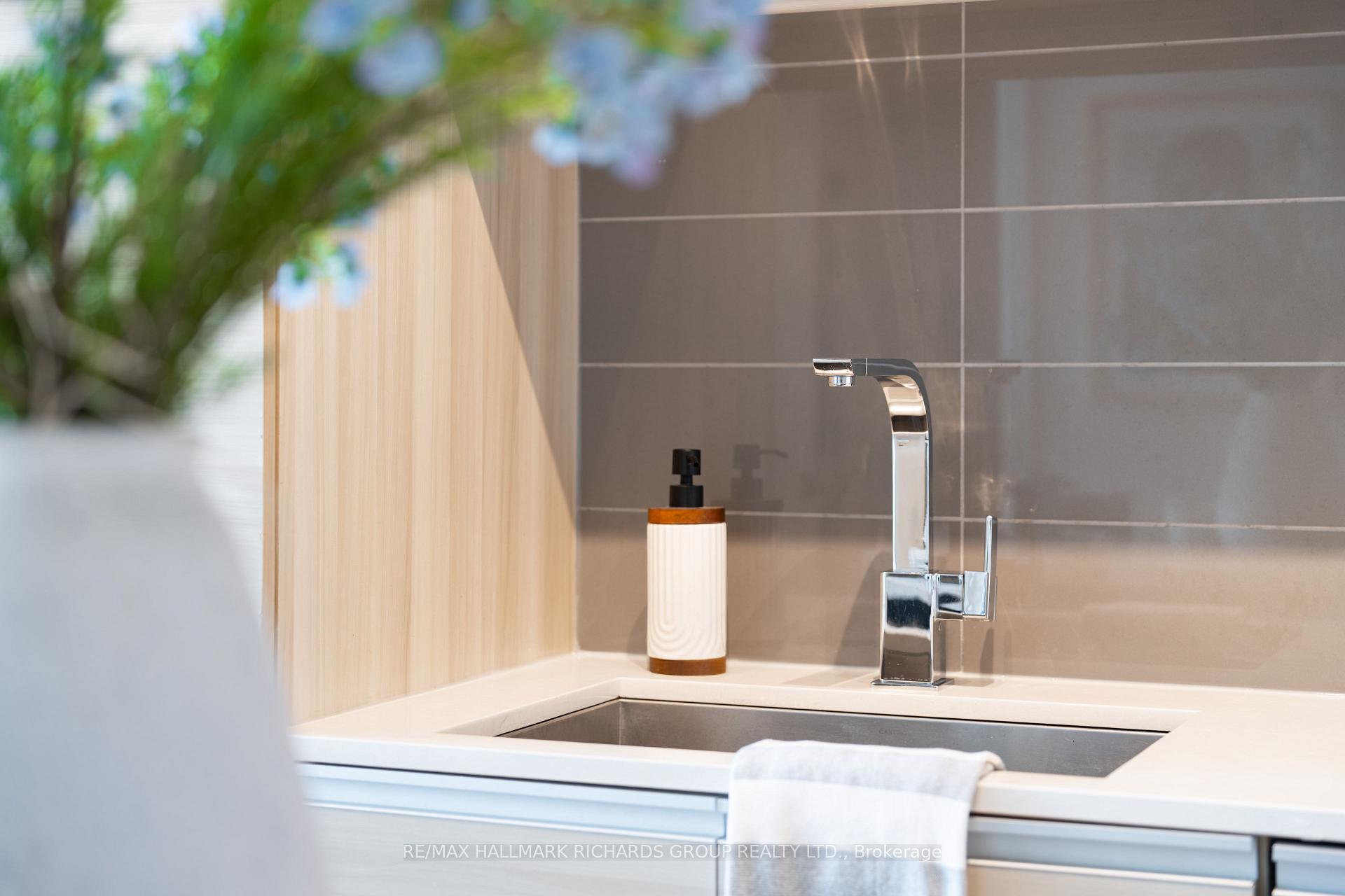 1190 Dundas Street E 419