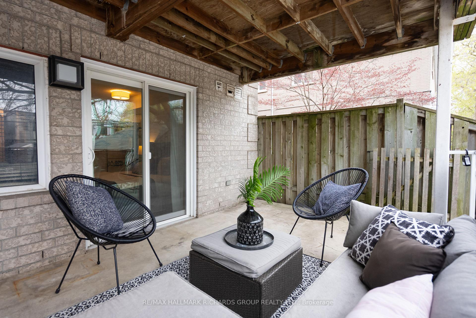 325 Kingston Road 101