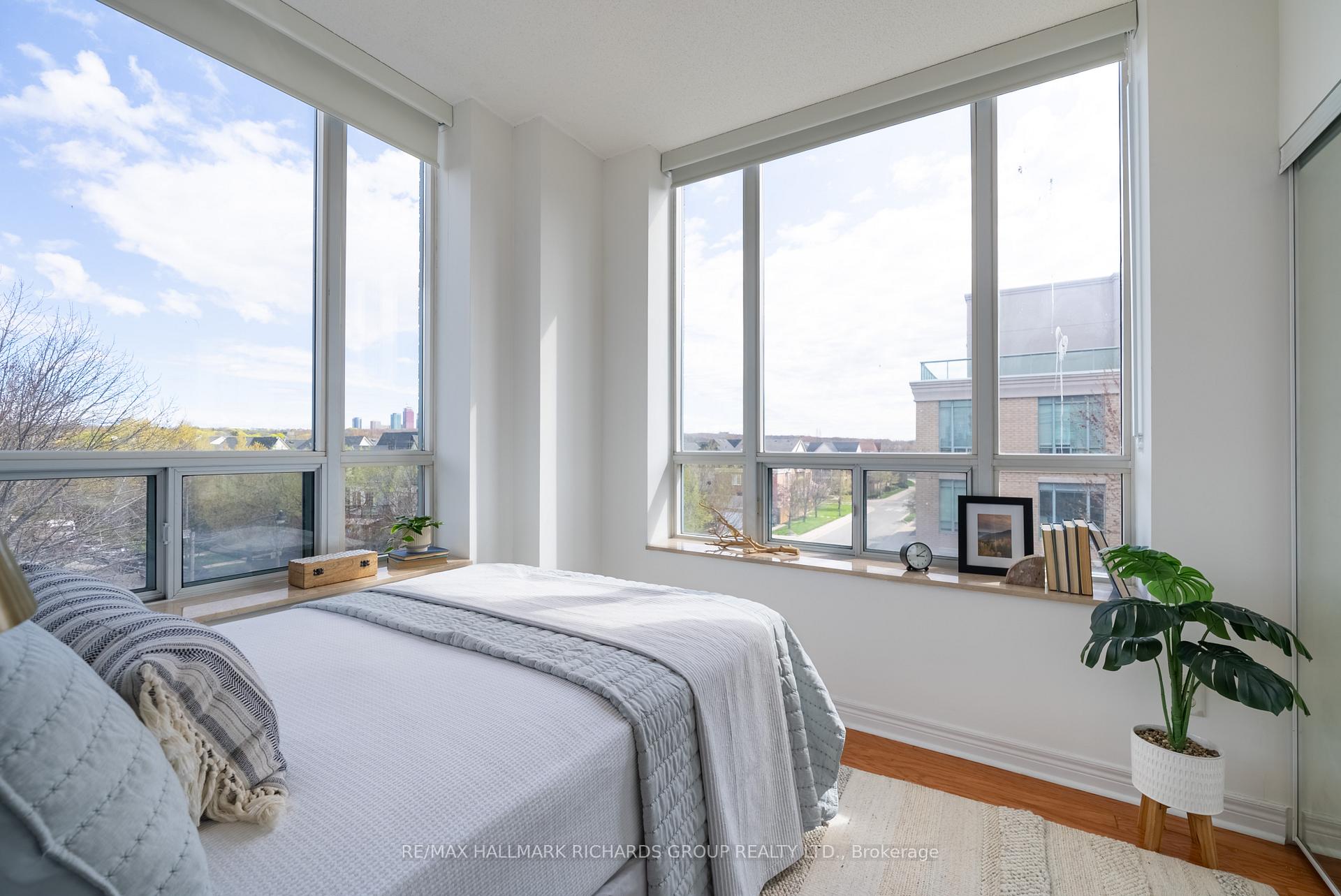 9 Boardwalk Drive 405