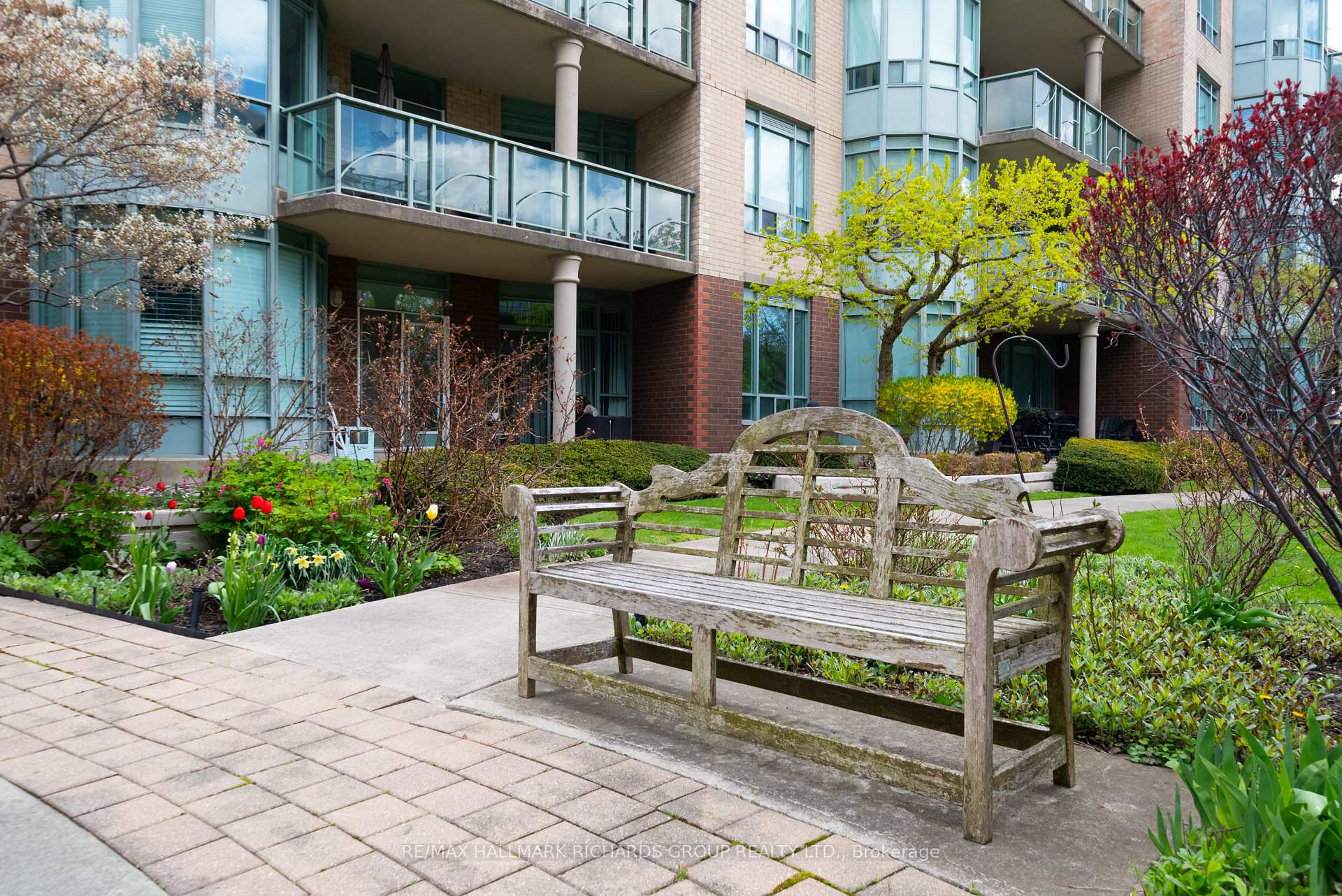 9 Boardwalk Drive 405