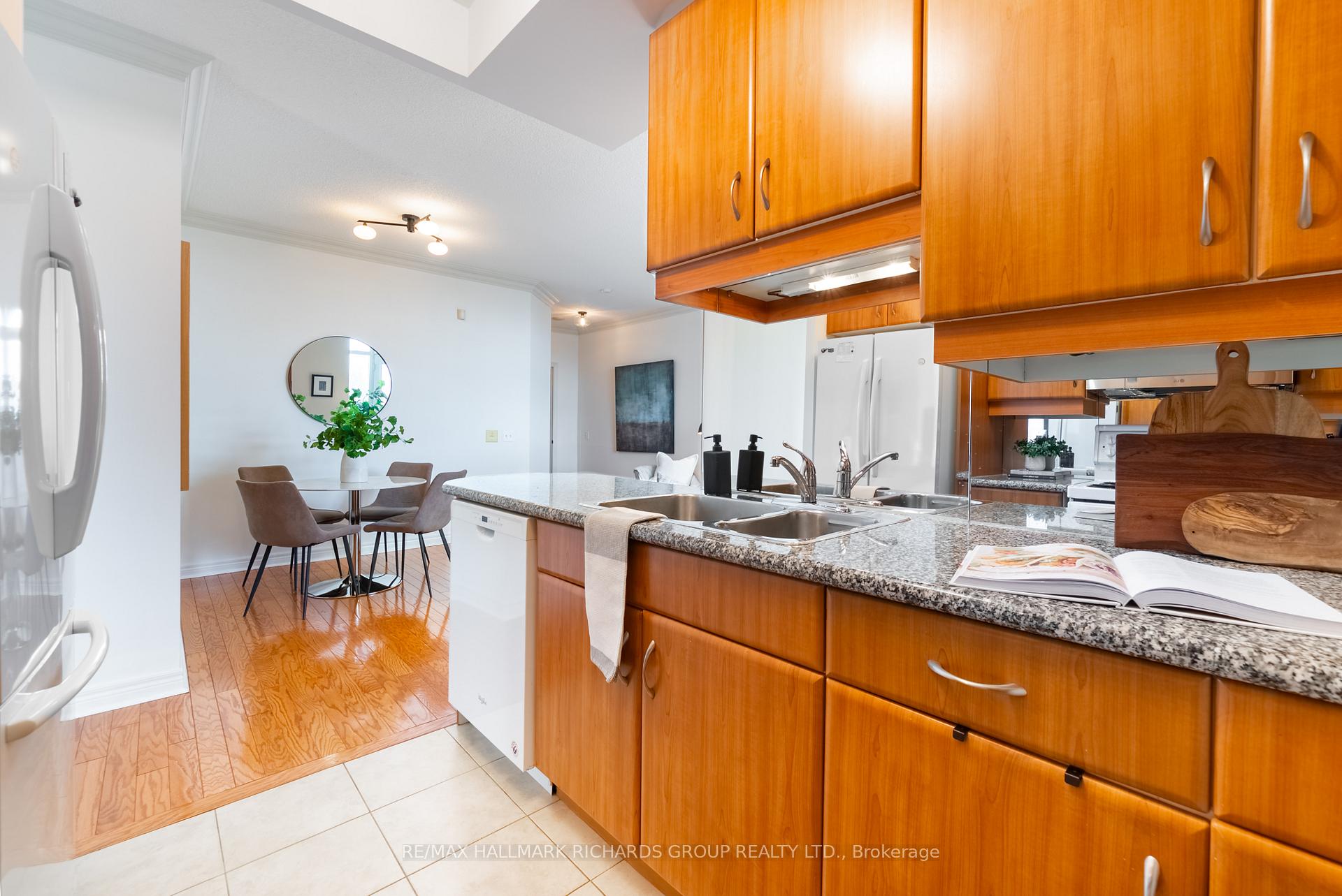 9 Boardwalk Drive 405