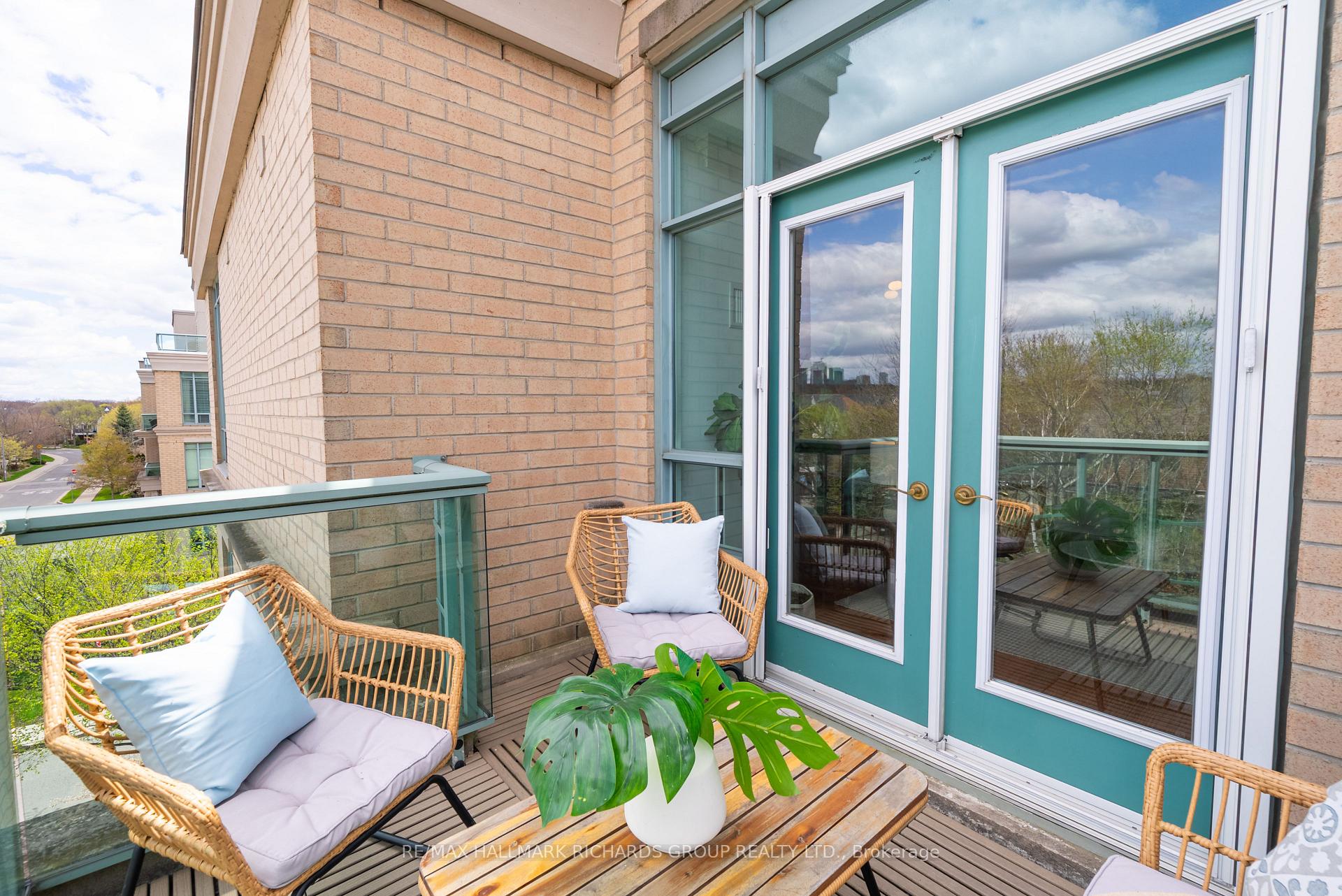 9 Boardwalk Drive 405