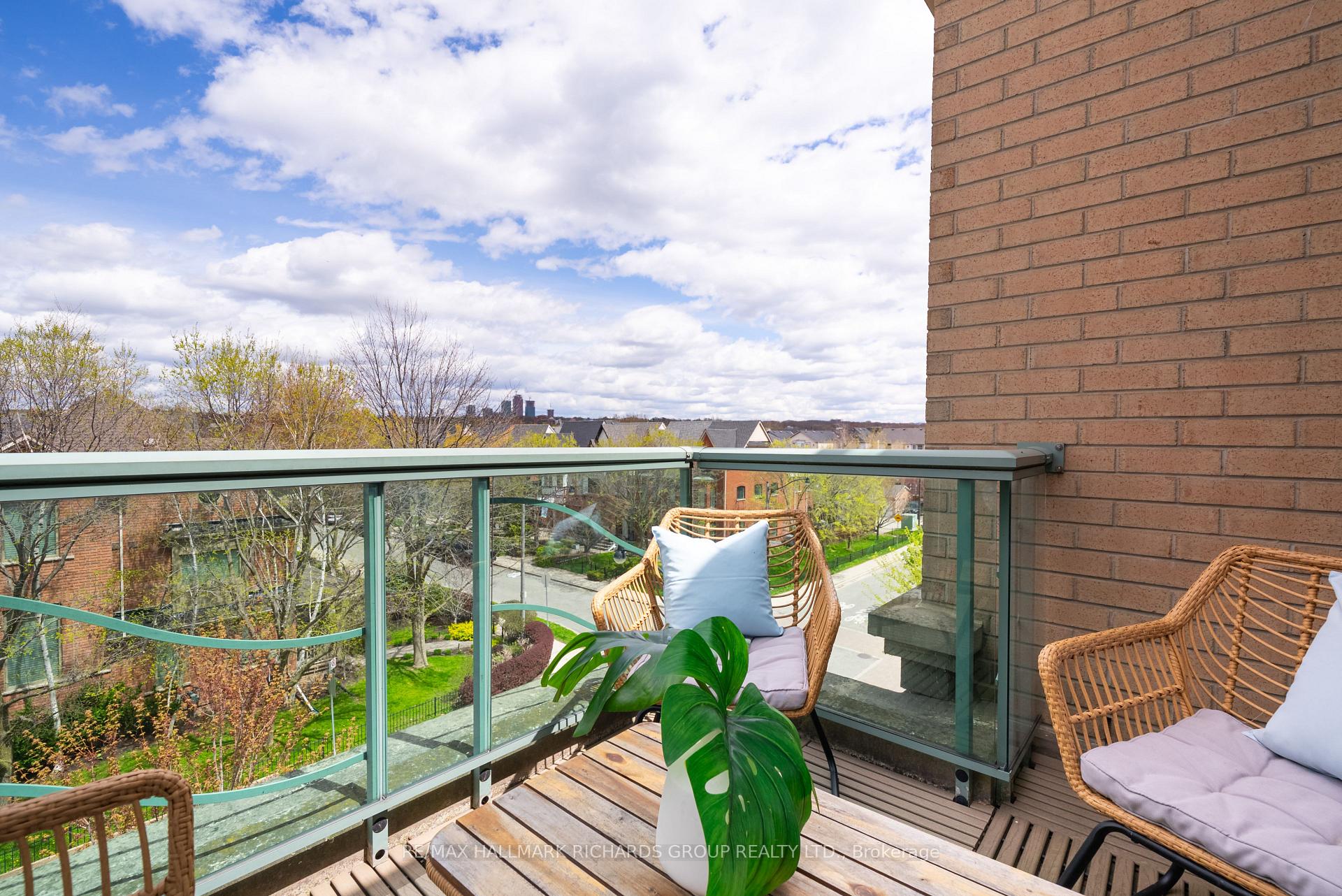 9 Boardwalk Drive 405