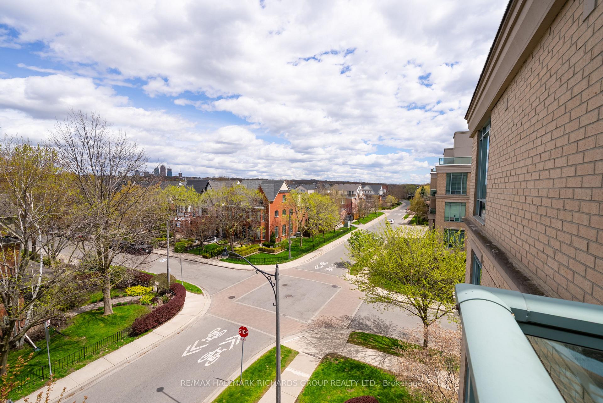 9 Boardwalk Drive 405