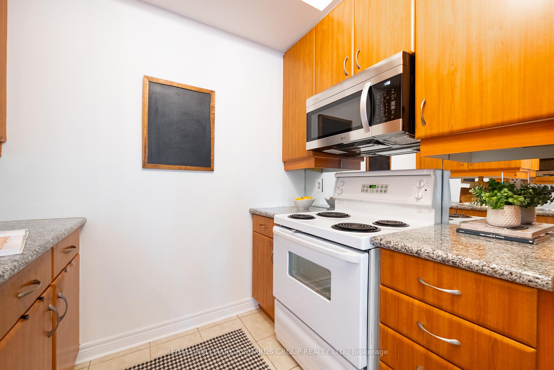 9 Boardwalk Drive 405