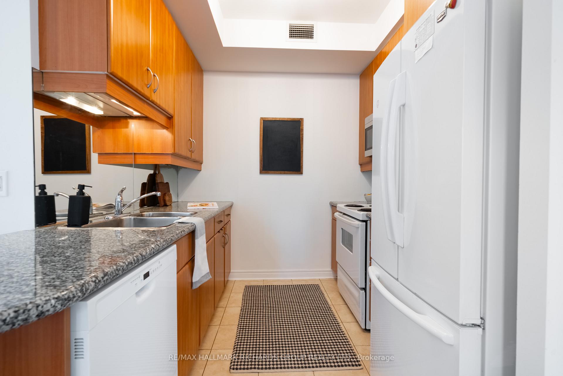 9 Boardwalk Drive 405