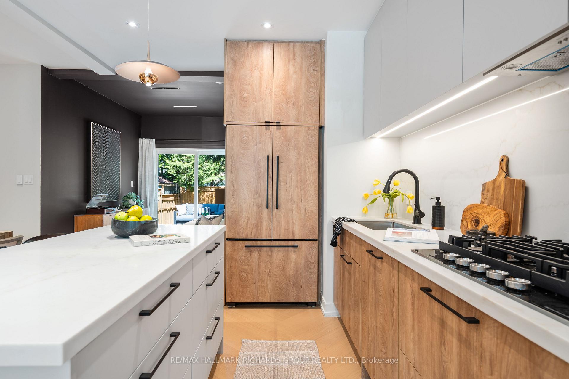 98 Dixon Avenue