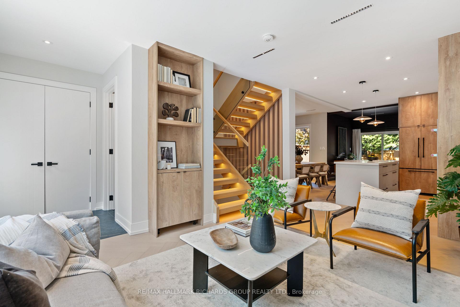 98 Dixon Avenue