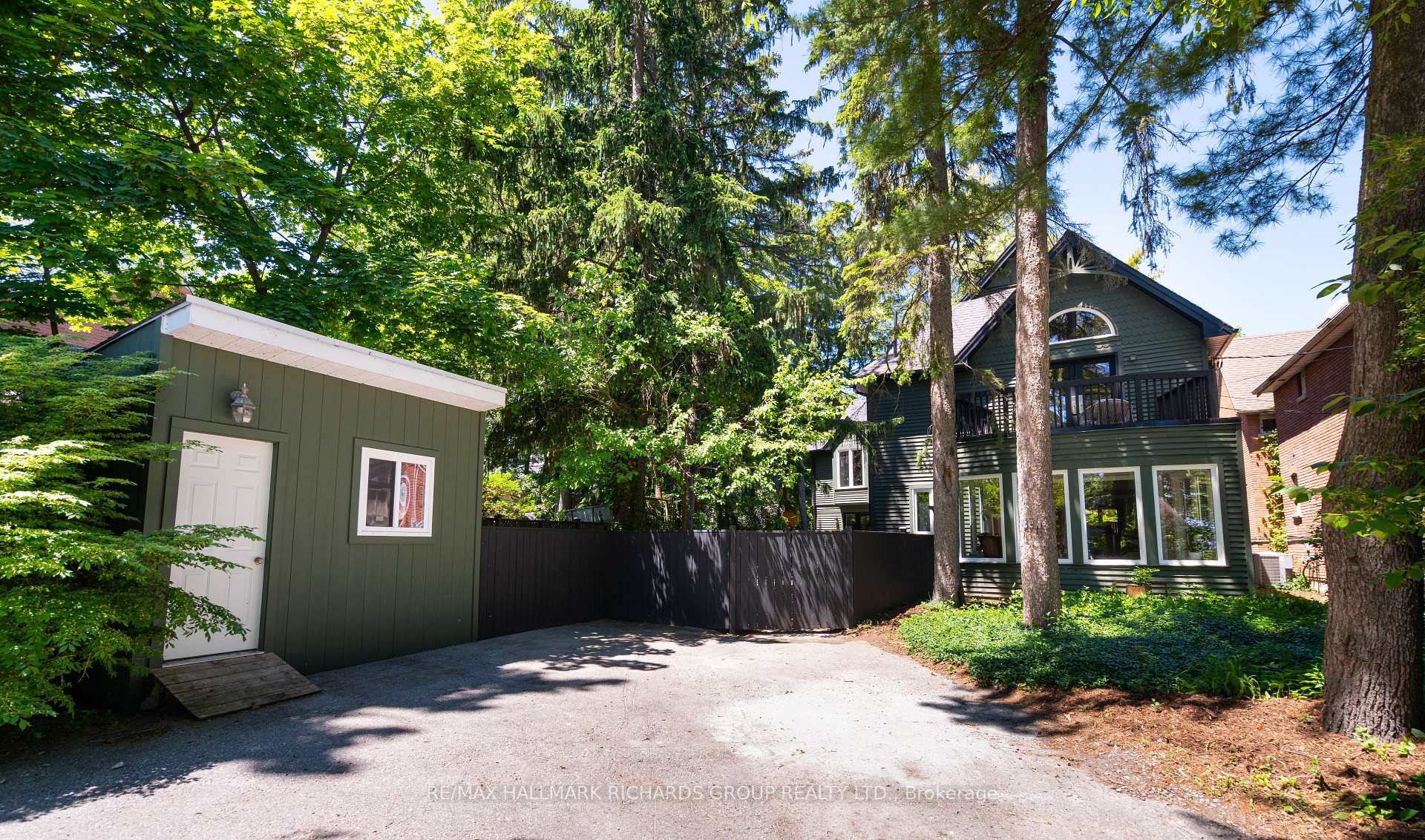 10 Springbank Avenue