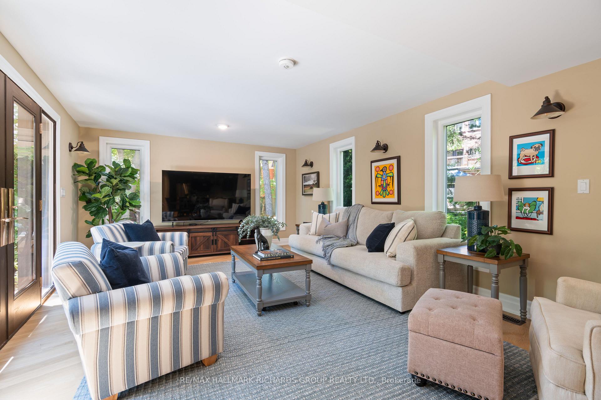 10 Springbank Avenue