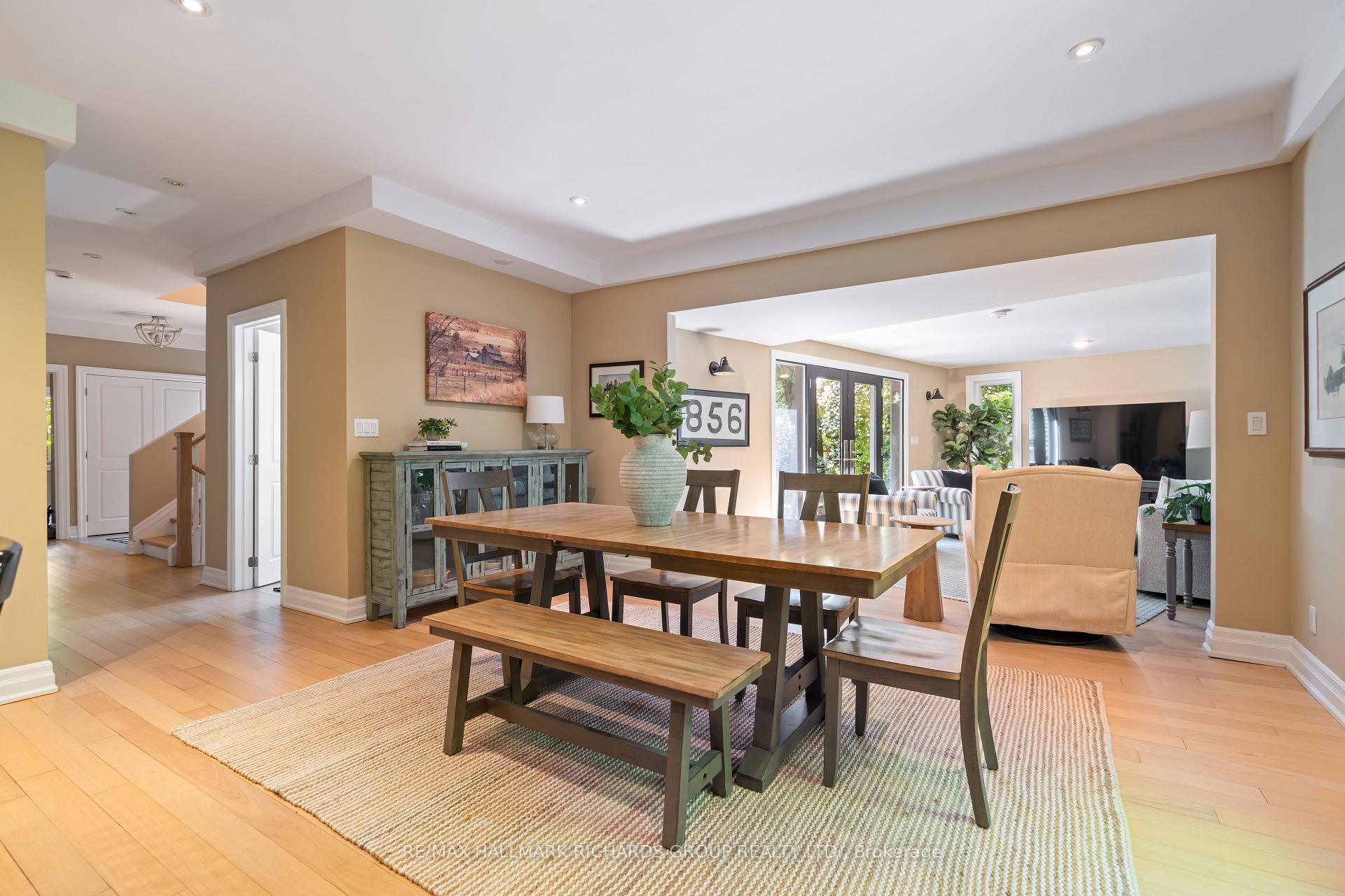 10 Springbank Avenue