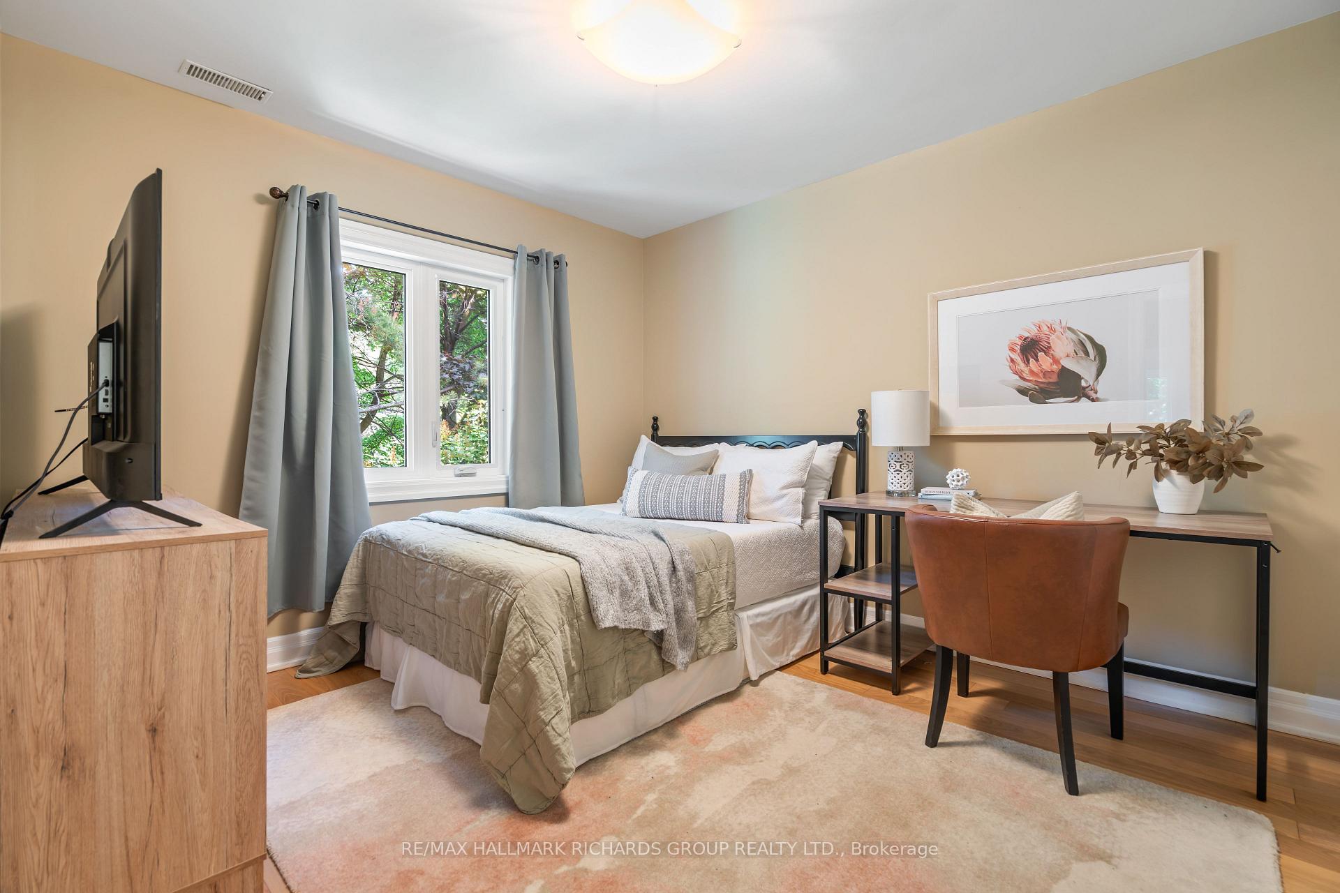 10 Springbank Avenue