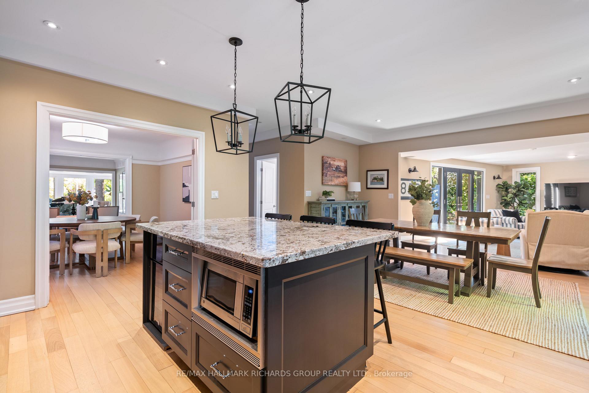 10 Springbank Avenue