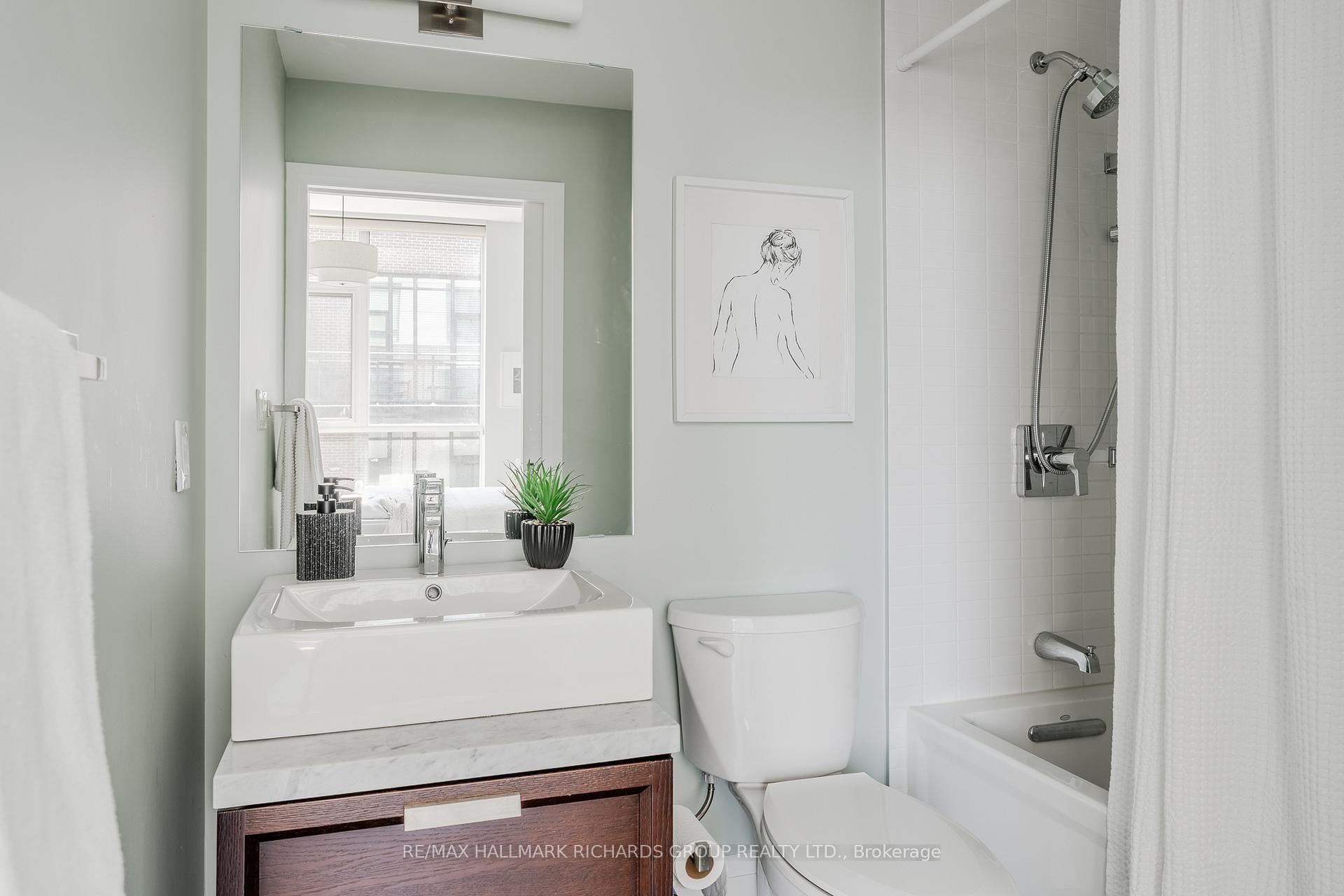 2 Bellefair Avenue TH5, Toronto Unit: TH5