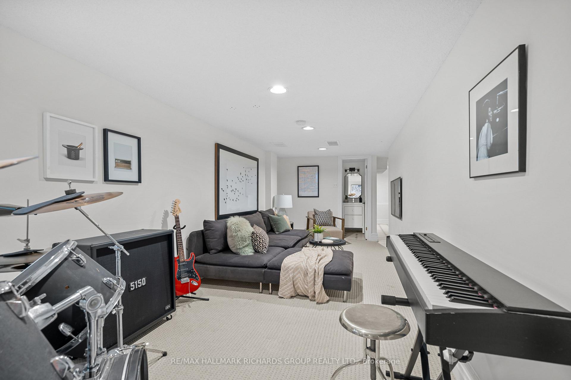 180 Willow Avenue, Toronto