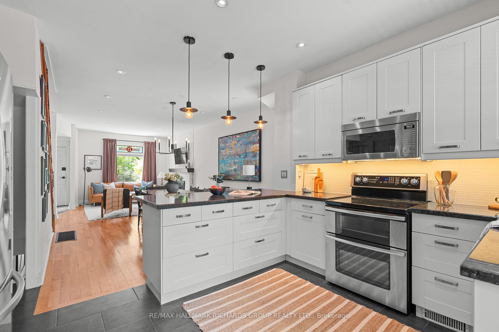 21 Bertmount Avenue, Toronto