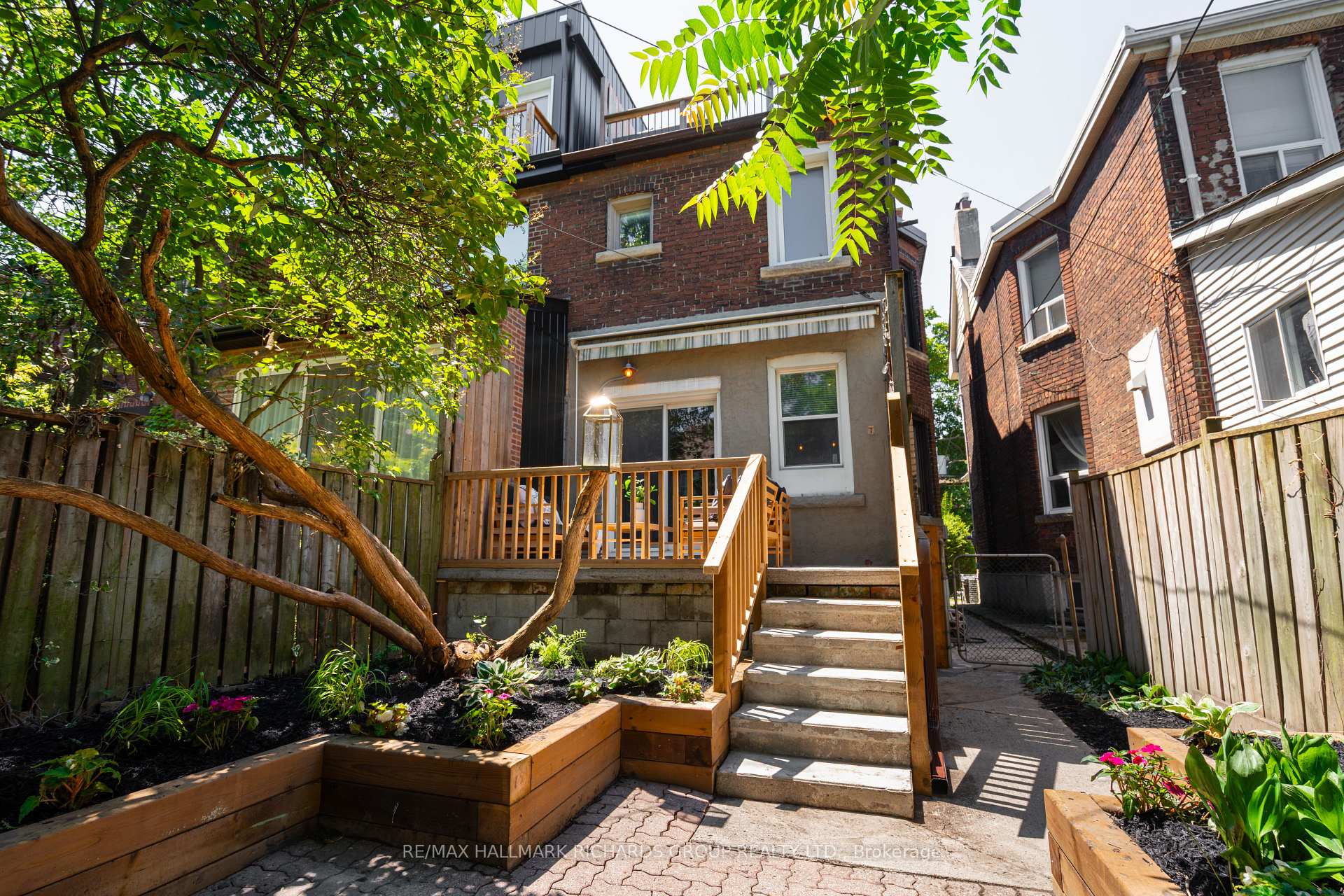 21 Bertmount Avenue, Toronto