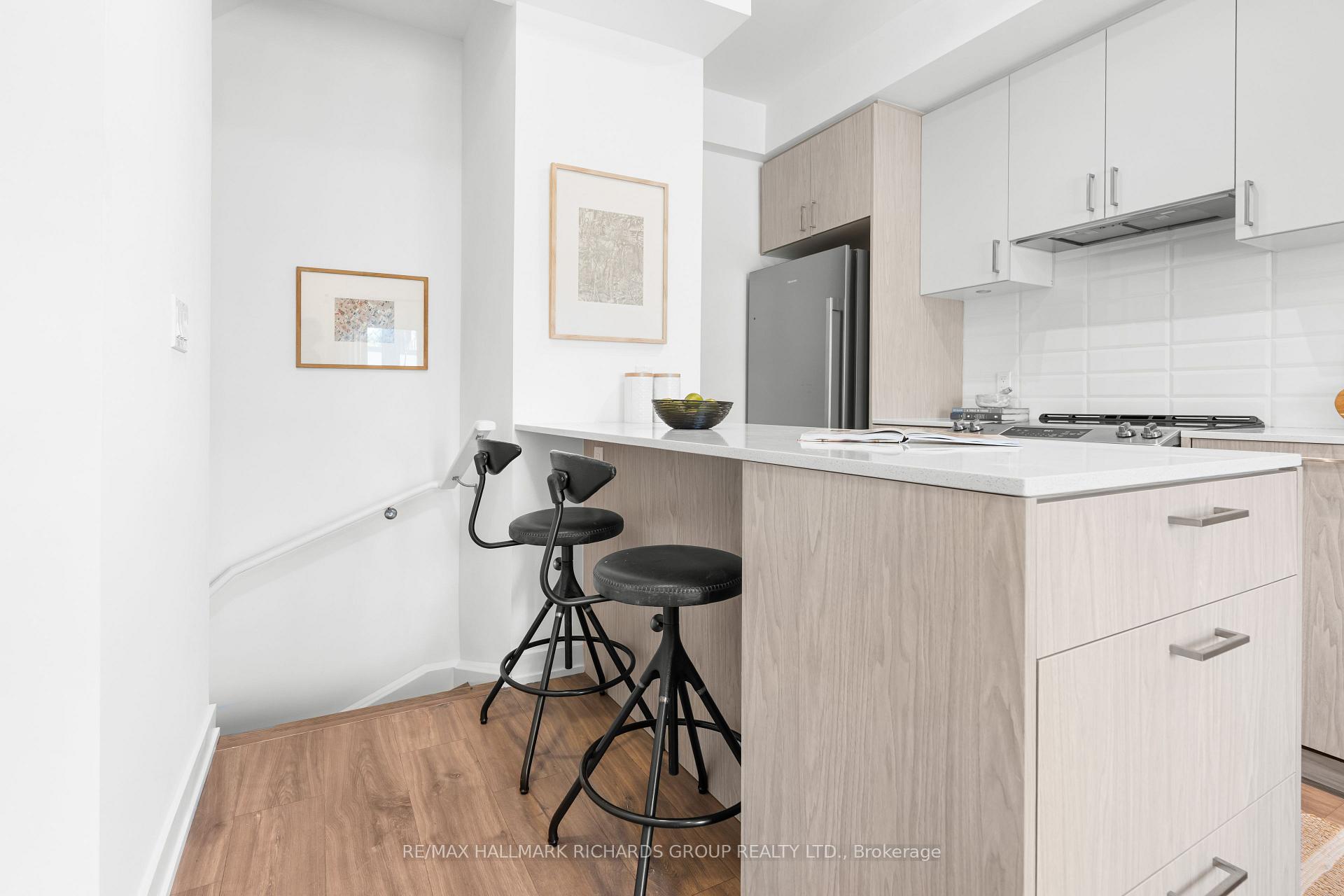 35 Birchcliff Avenue 4, Toronto Unit: 4