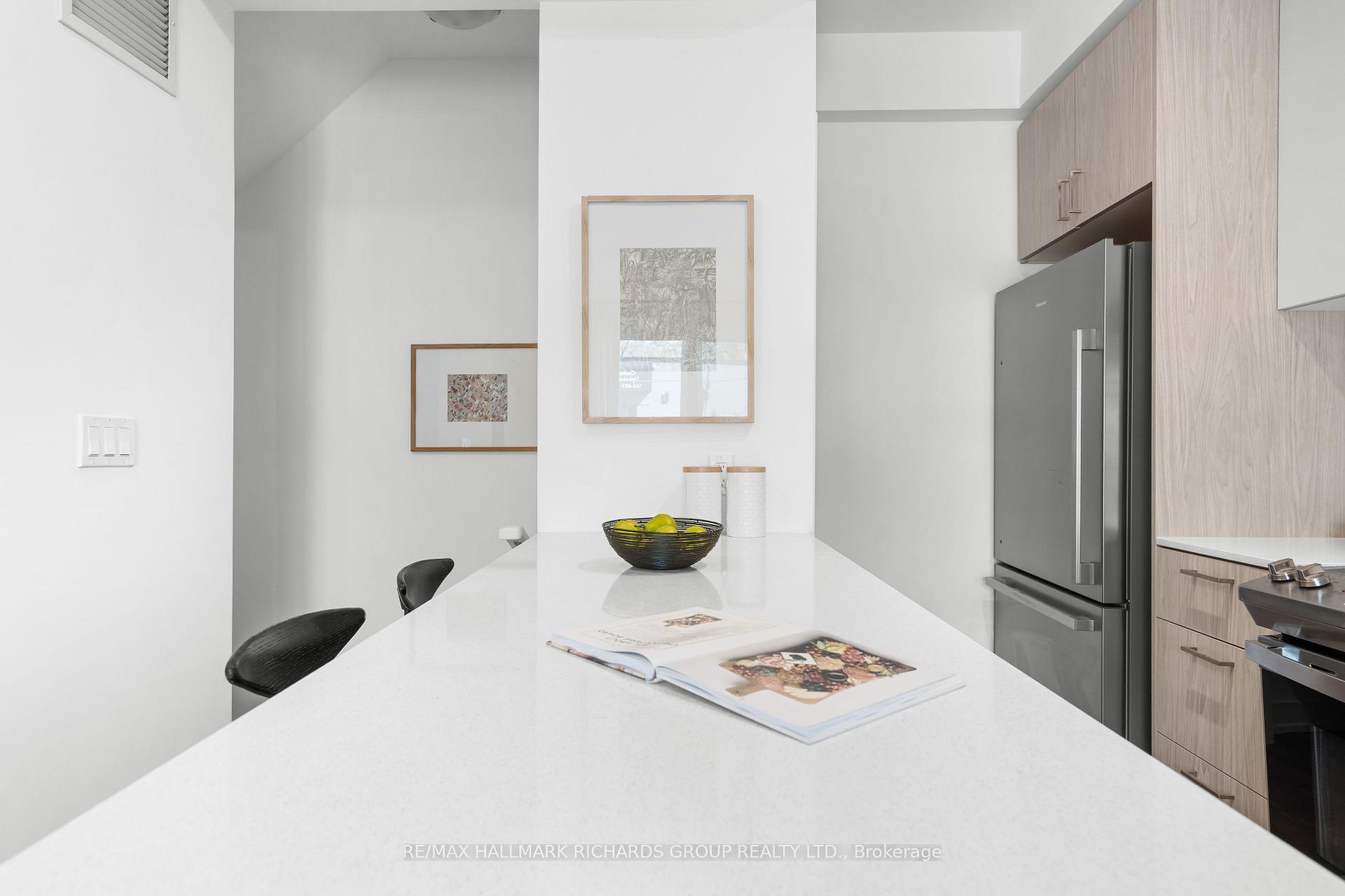 35 Birchcliff Avenue 4, Toronto Unit: 4