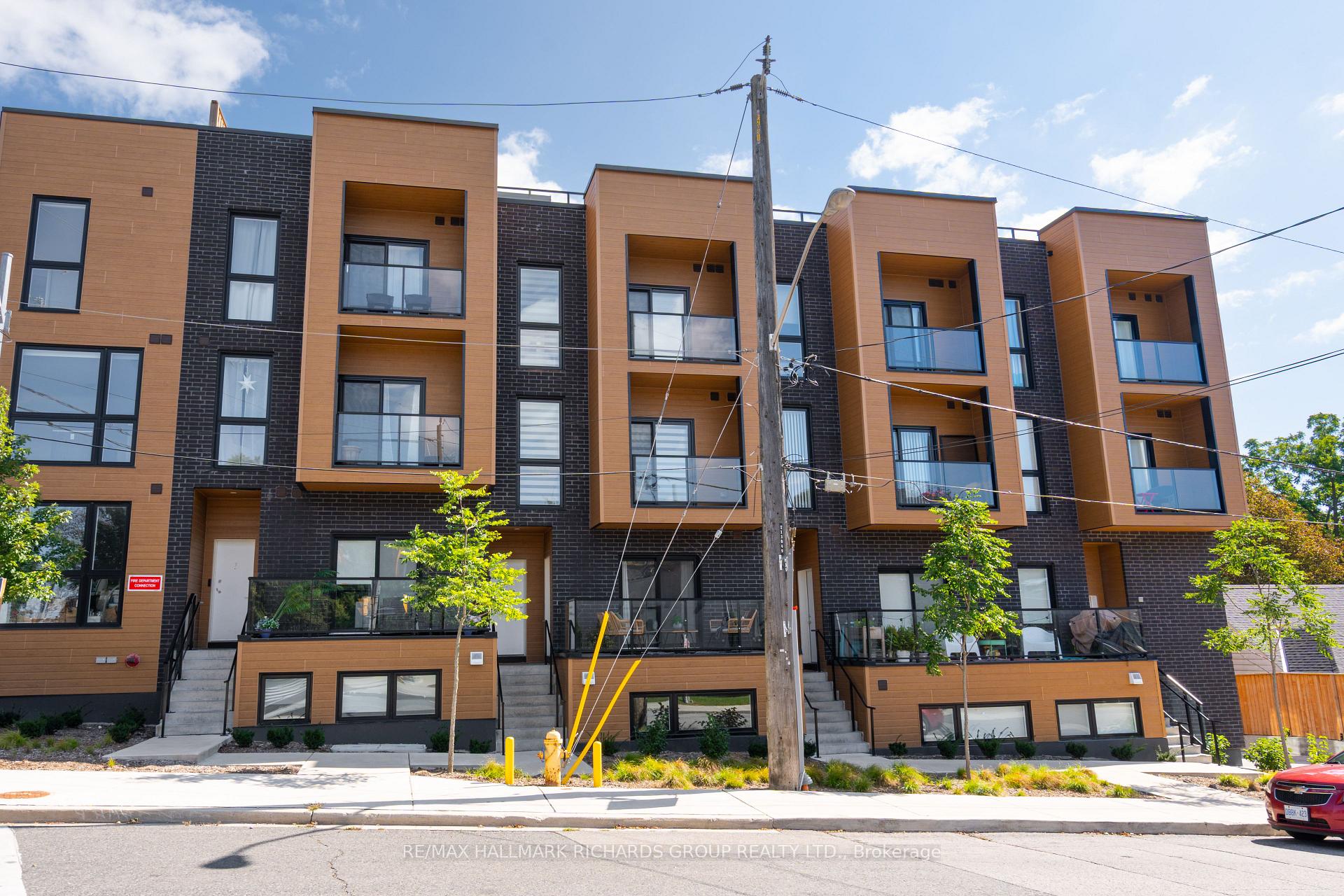 35 Birchcliff Avenue 4, Toronto Unit: 4