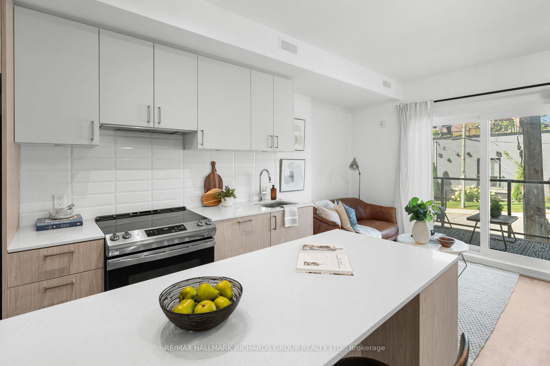 35 Birchcliff Avenue 4, Toronto Unit: 4