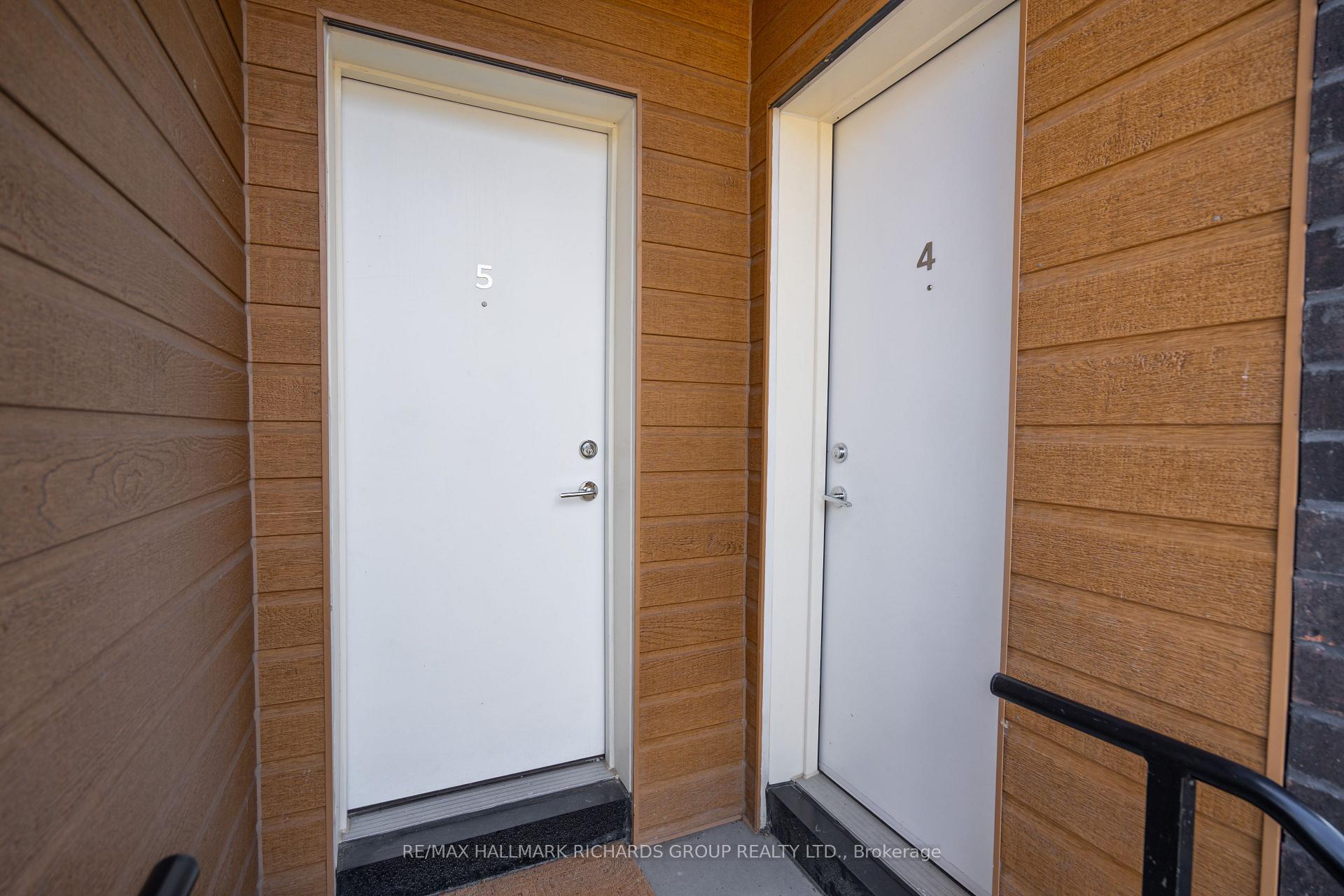 35 Birchcliff Avenue 4, Toronto Unit: 4