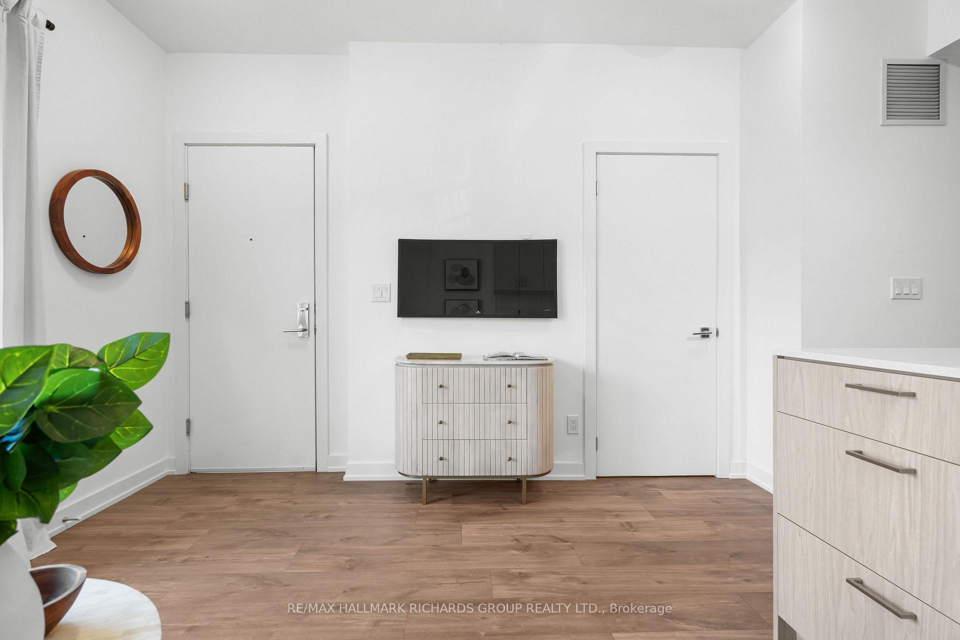 35 Birchcliff Avenue 4, Toronto Unit: 4