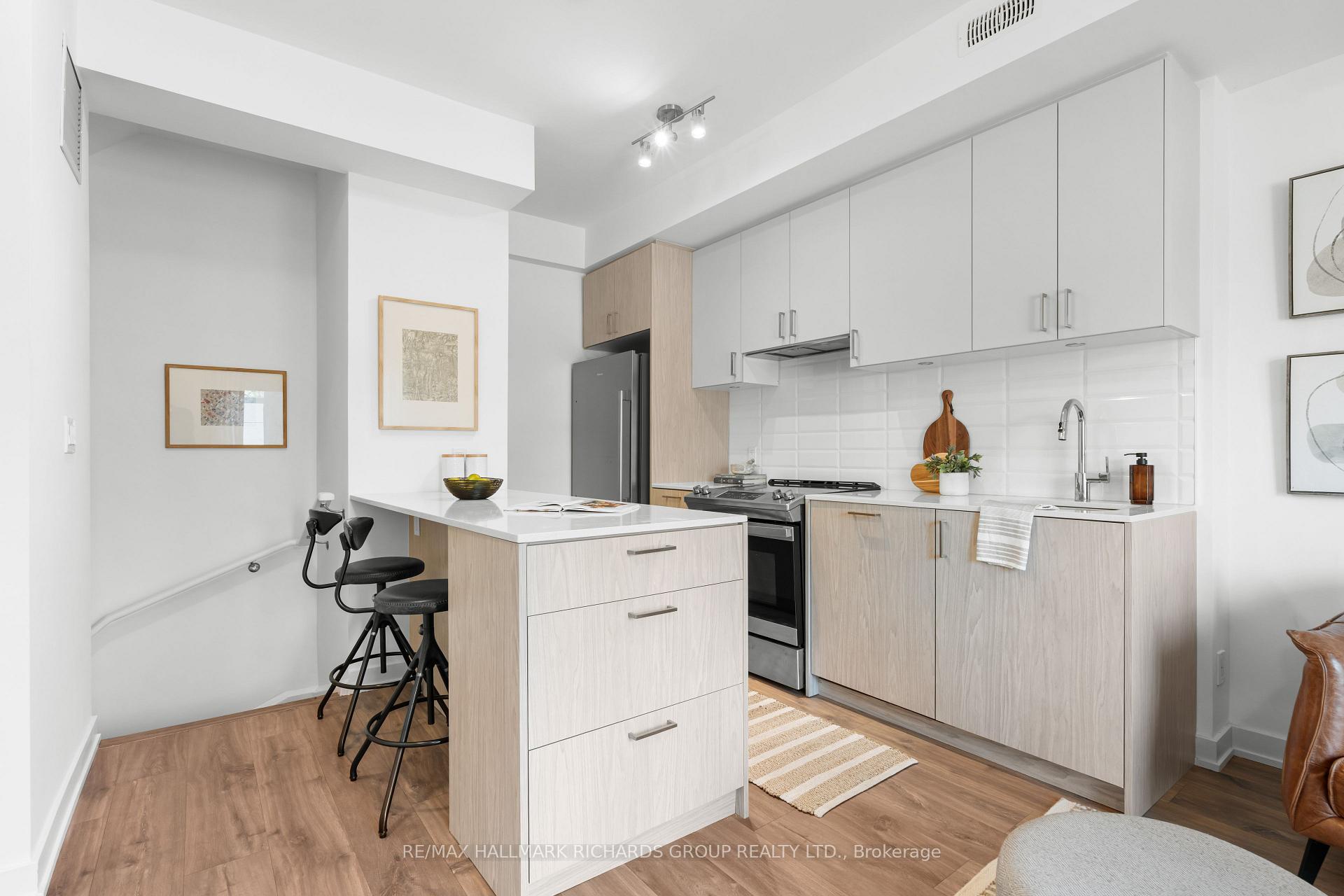 35 Birchcliff Avenue 4, Toronto Unit: 4
