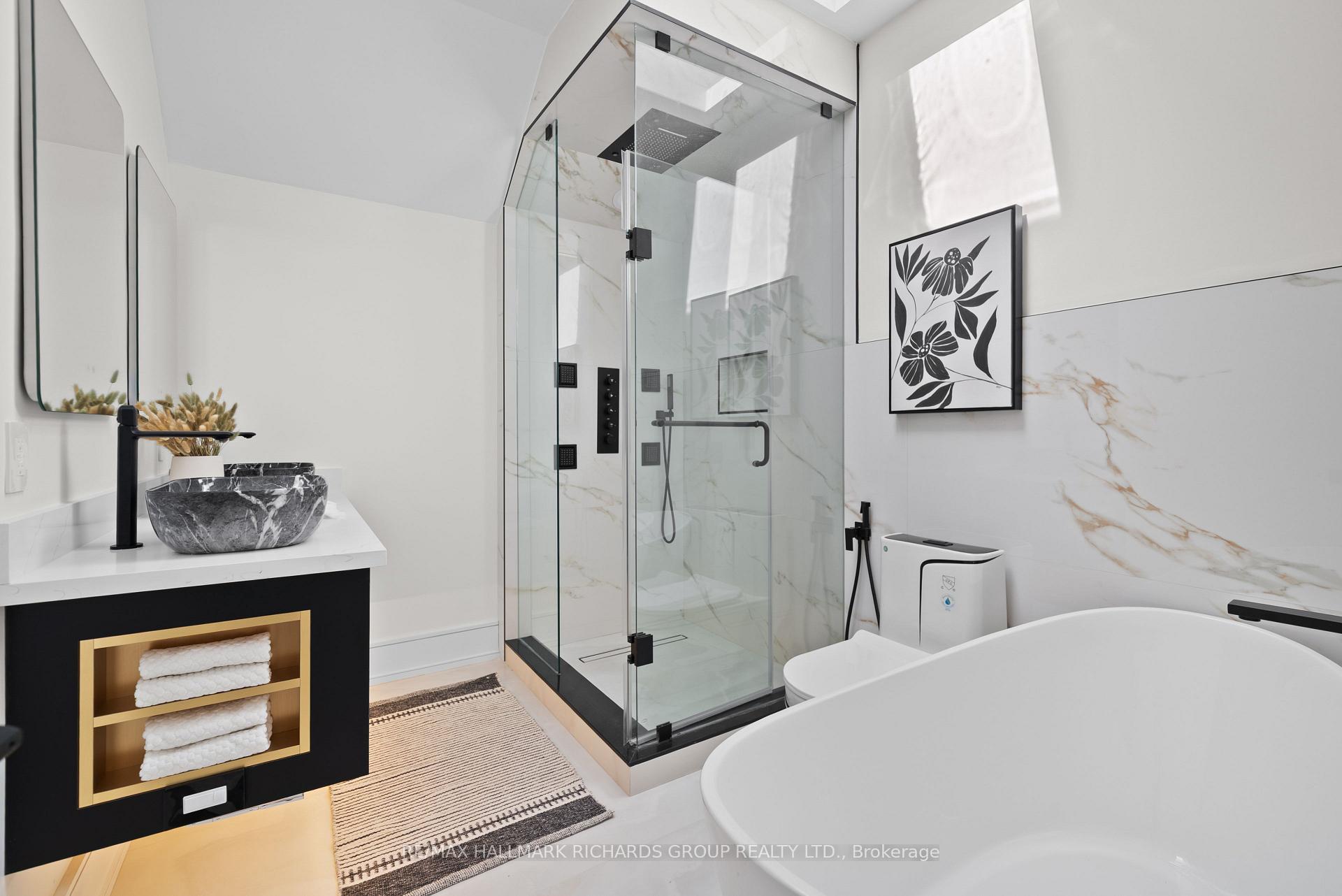 44 Sunnypoint Crescent, Toronto
