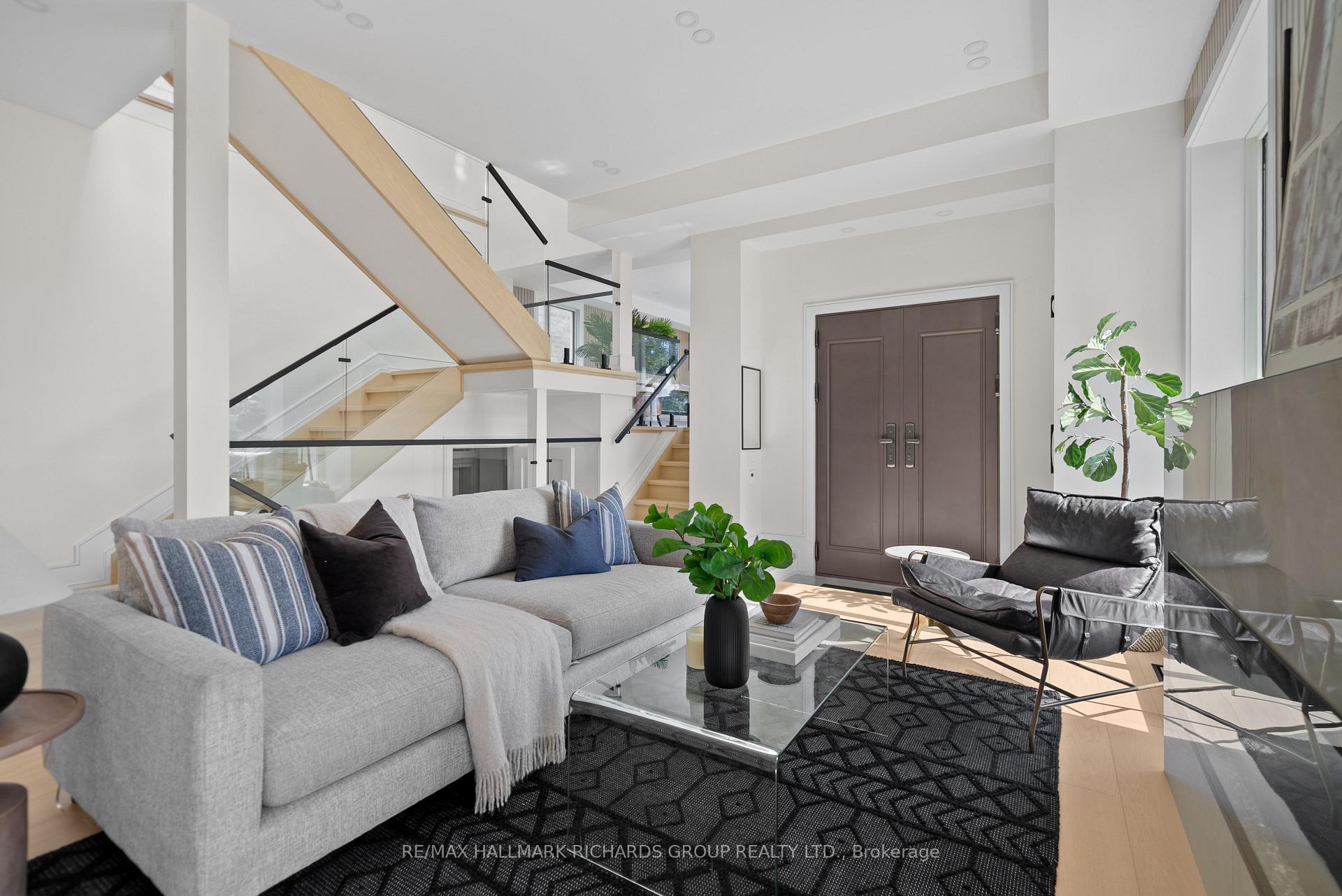 44 Sunnypoint Crescent, Toronto