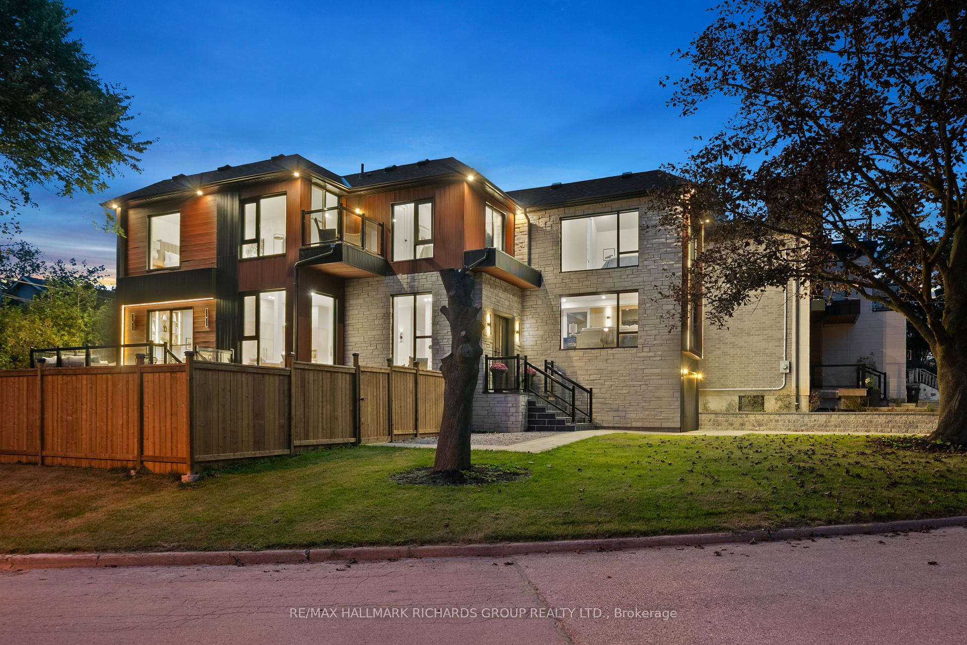 44 Sunnypoint Crescent, Toronto