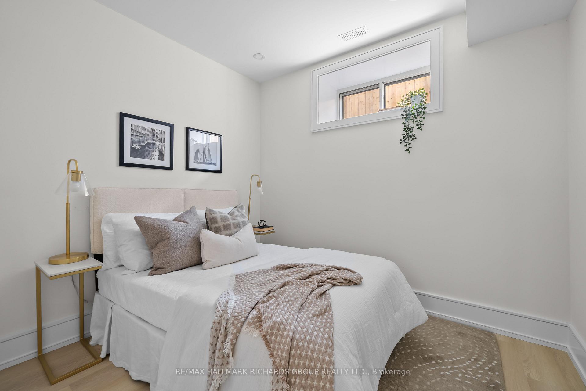 44 Sunnypoint Crescent, Toronto