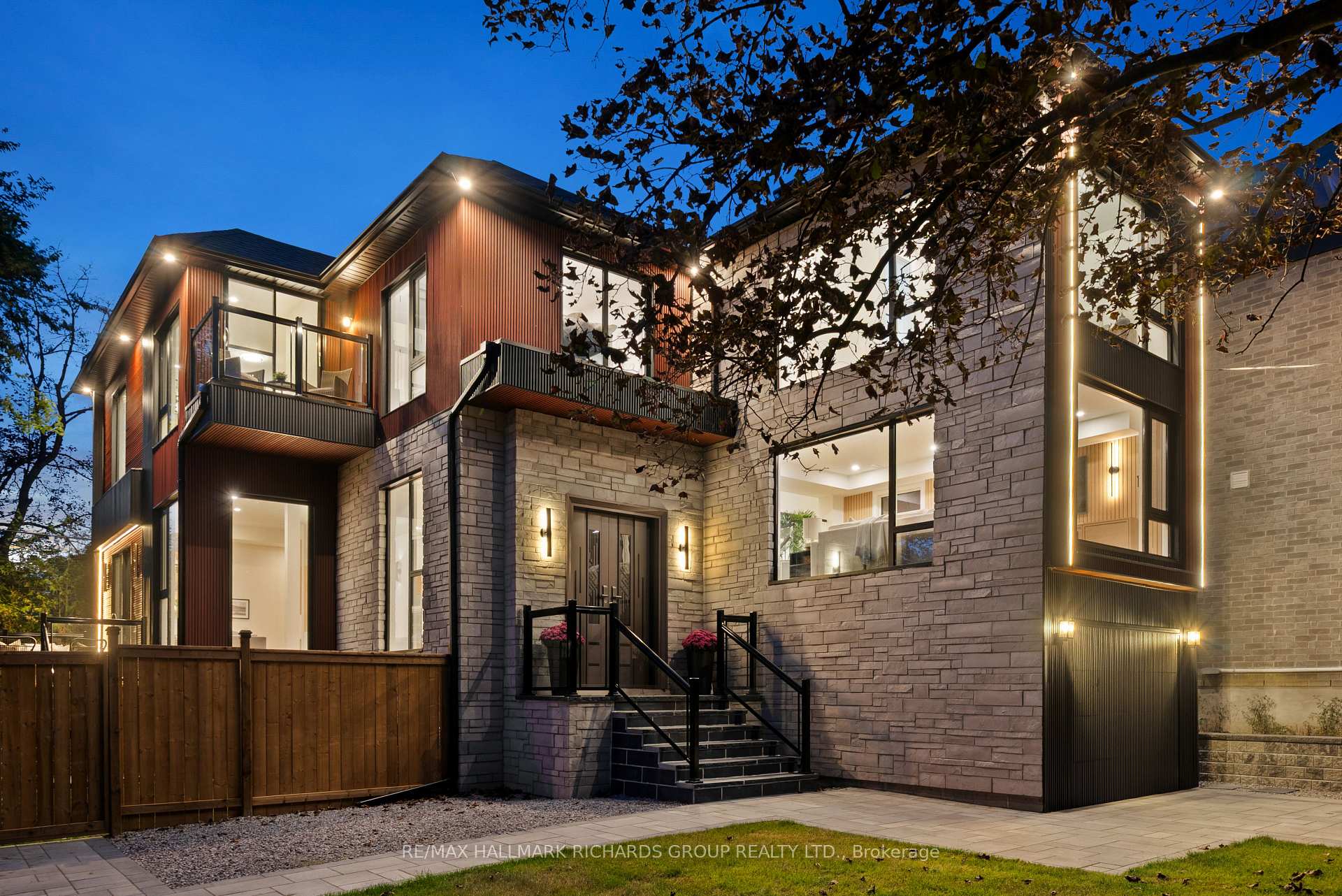 44 Sunnypoint Crescent, Toronto