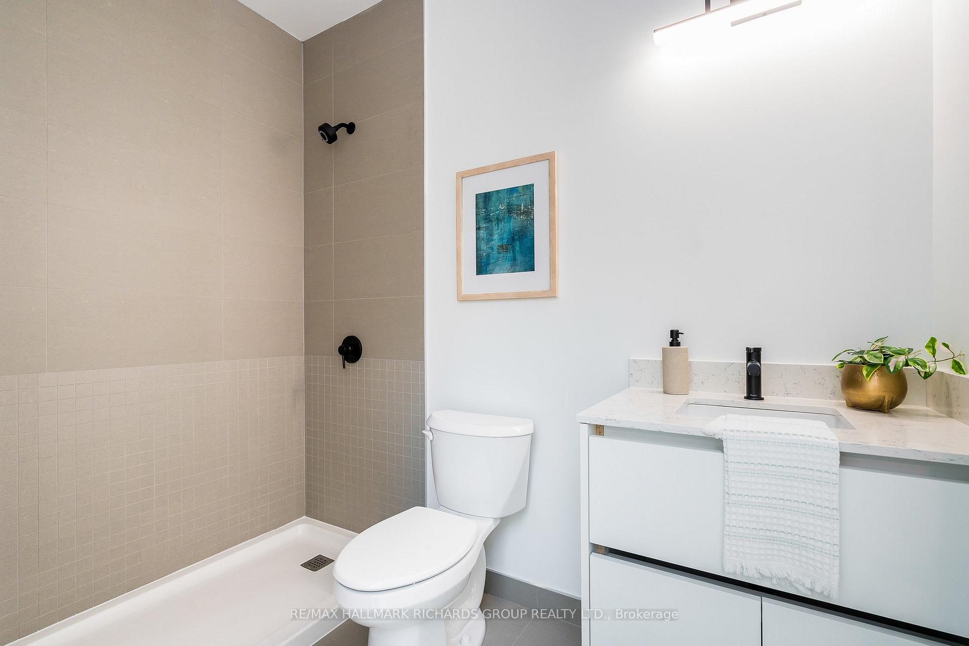 31 Huron Street PH610