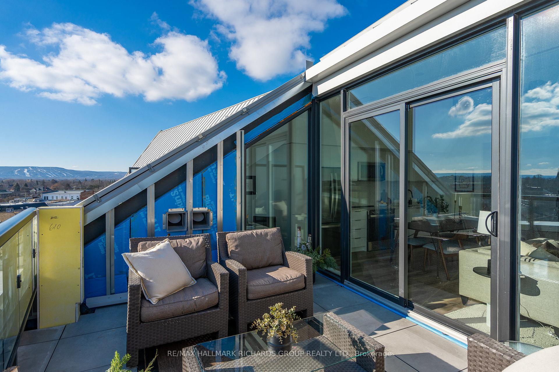 31 Huron Street PH610