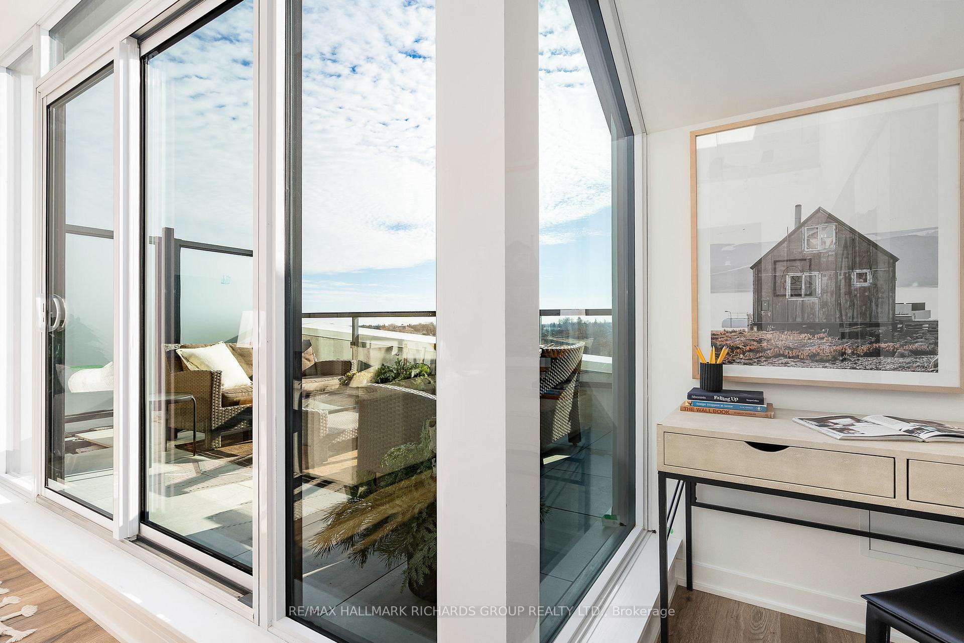 31 Huron Street PH610