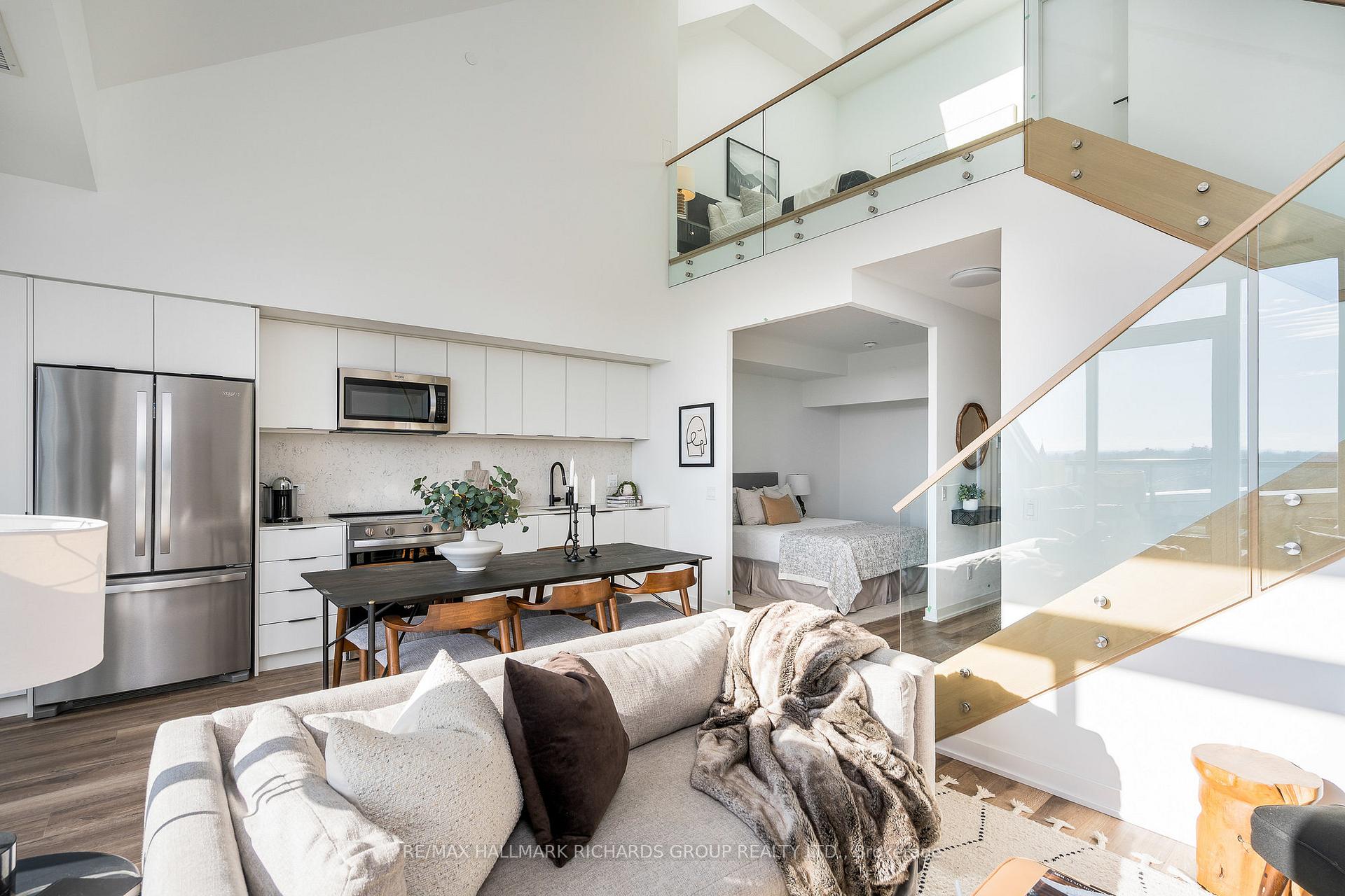 31 Huron Street PH610