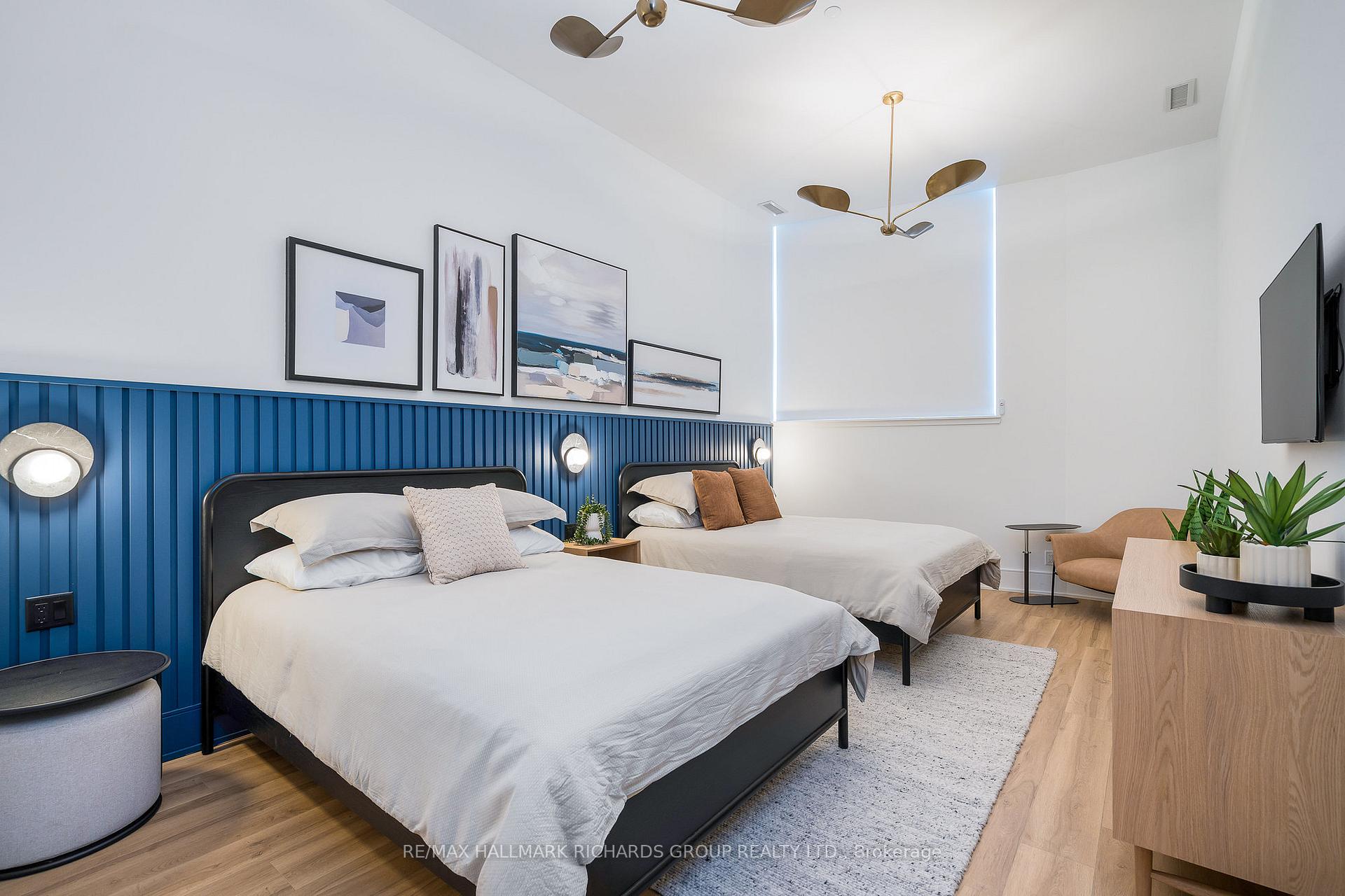 31 Huron Street PH610